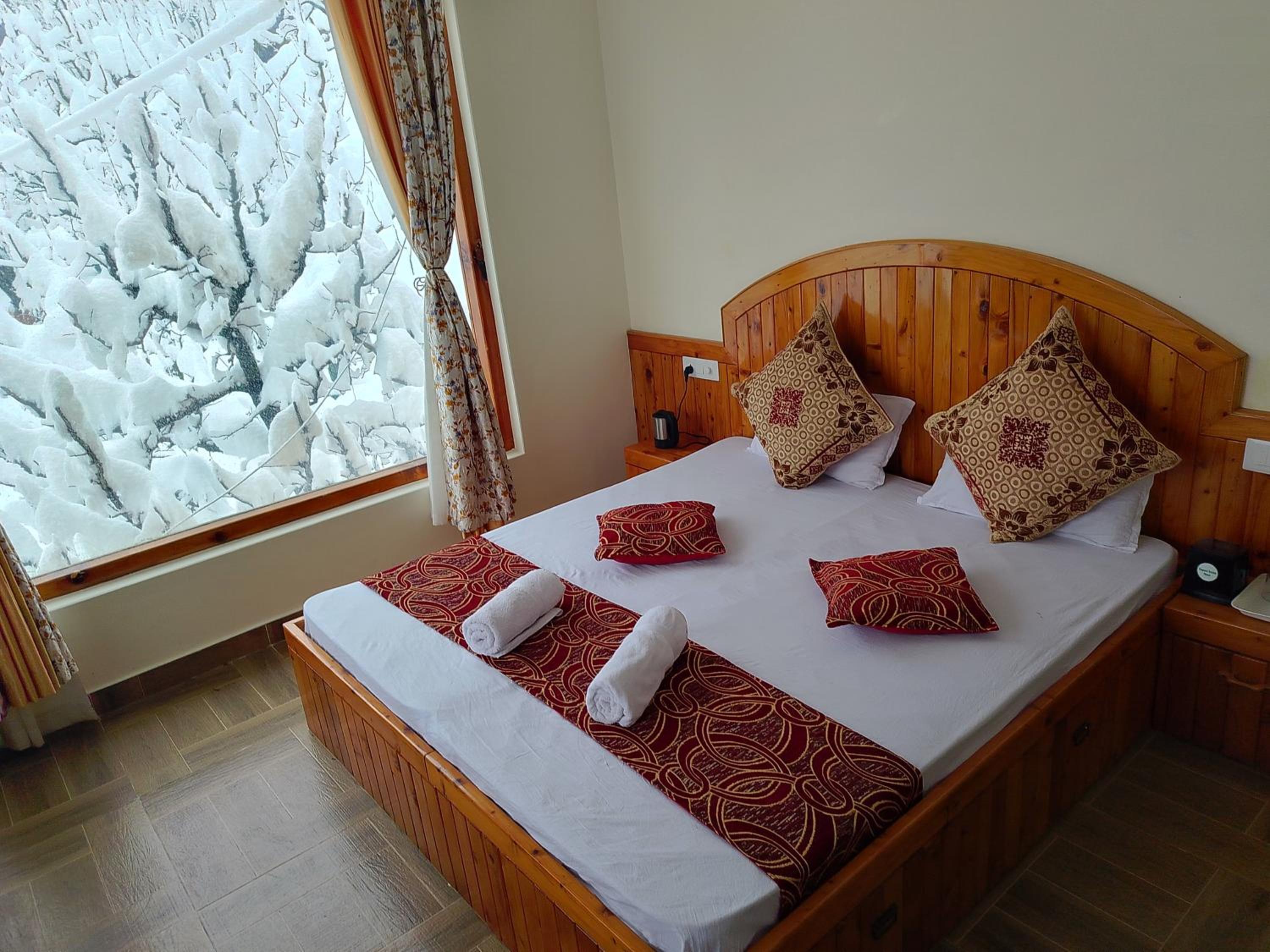 Queen Room With Balcony