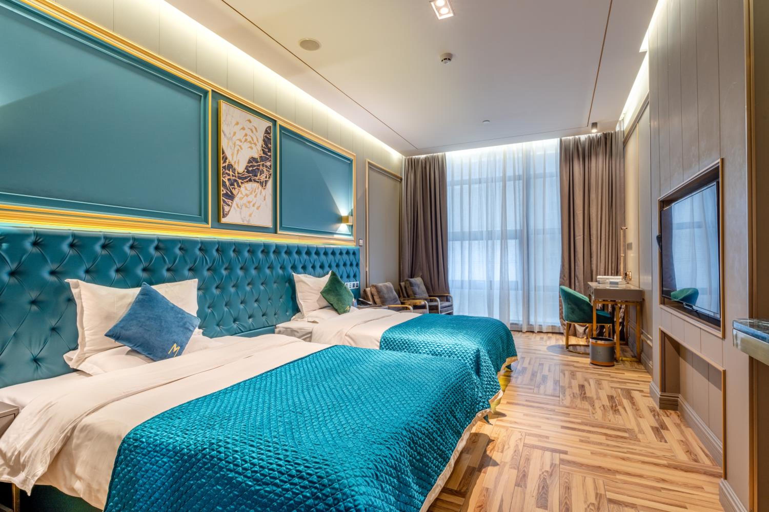 Family Twin Beds Room with View