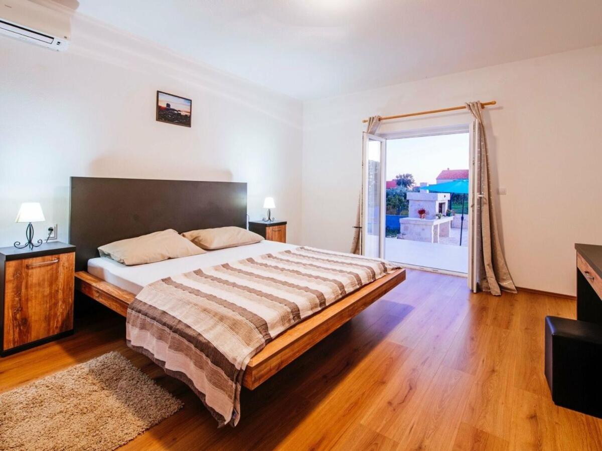 Three-Bedroom Villa photo 2