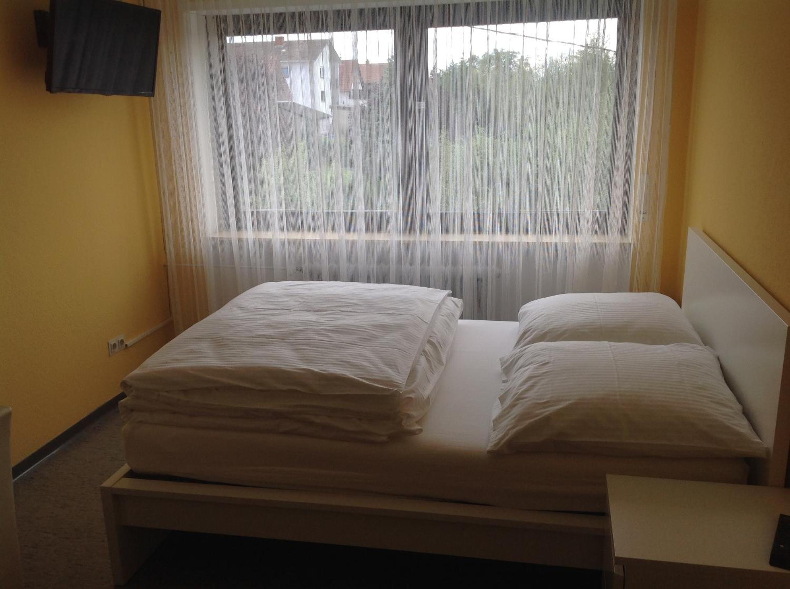 Double Room with Shared Bathroom photo 3