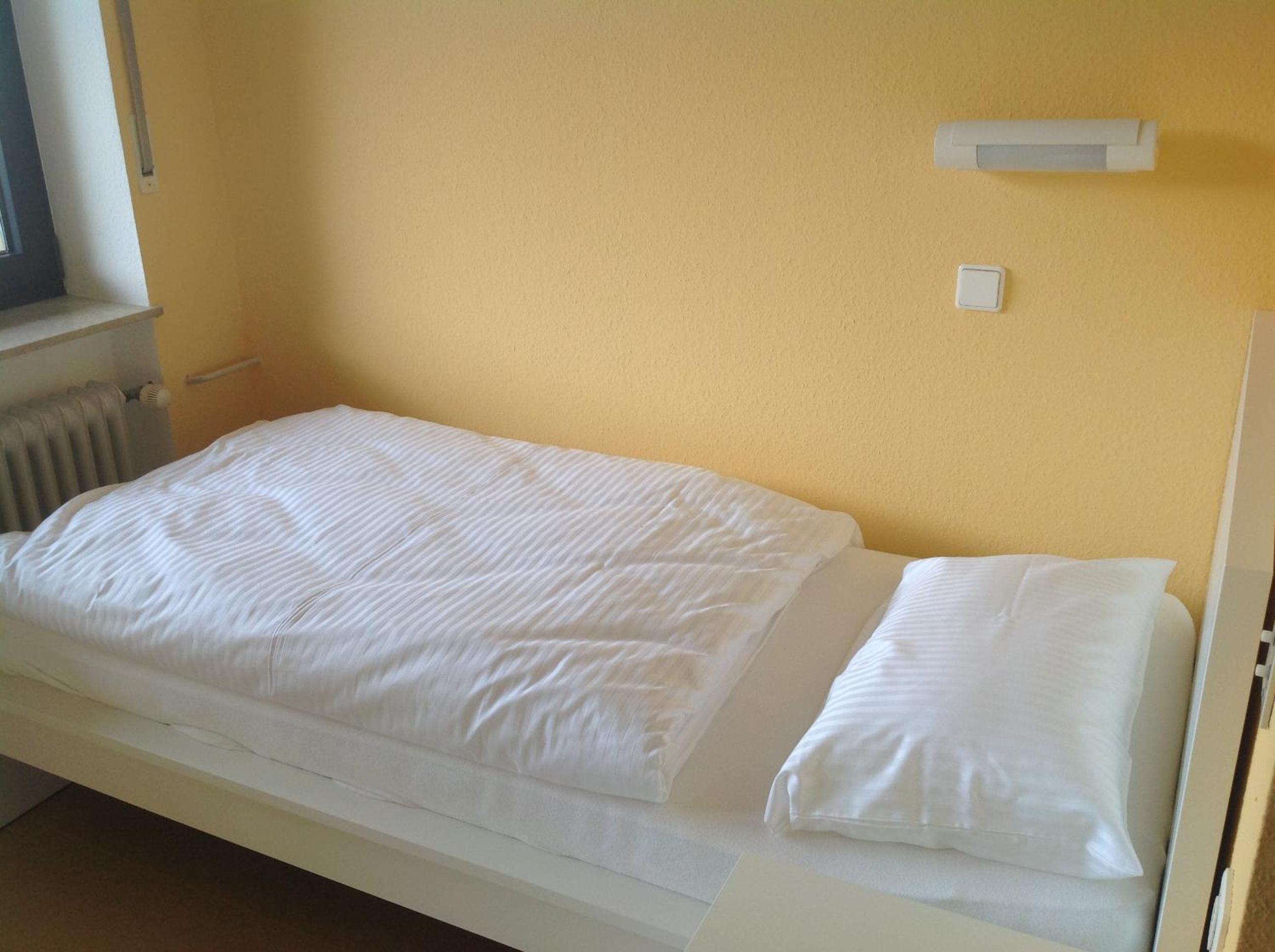 Single Room with Bathroom photo 3