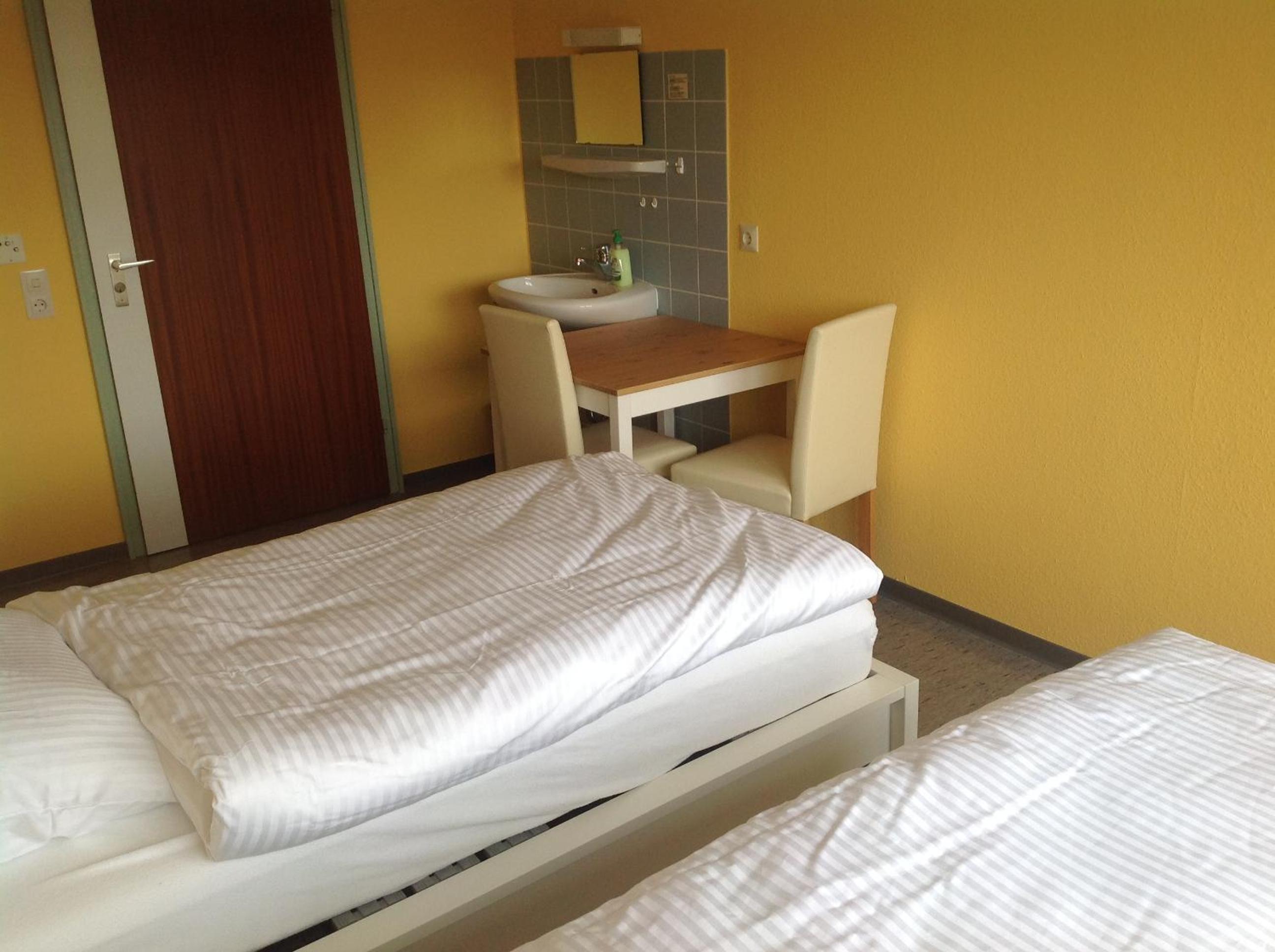 Twin Room with Shared Bathroom photo 3