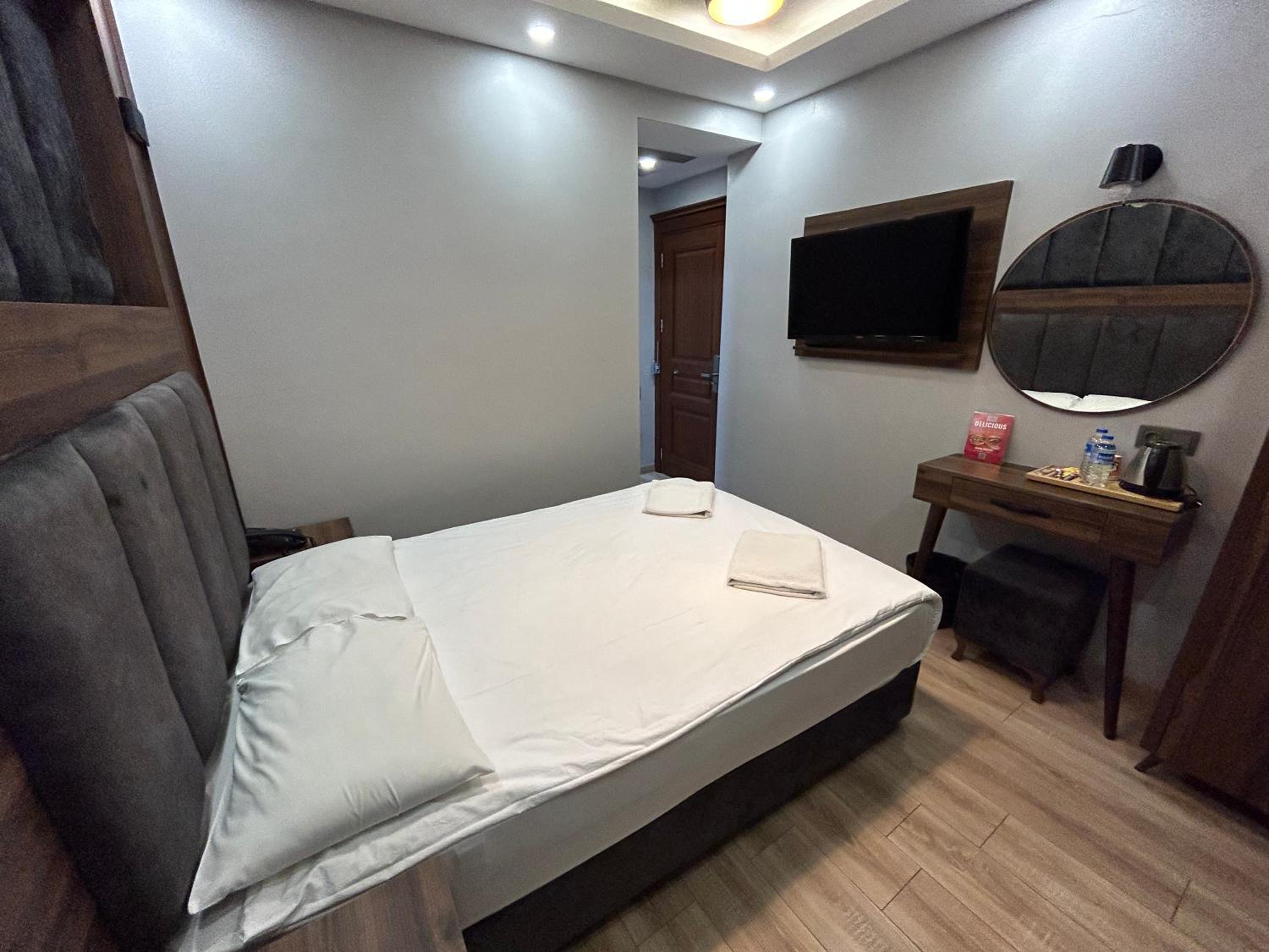 Economy Double Room