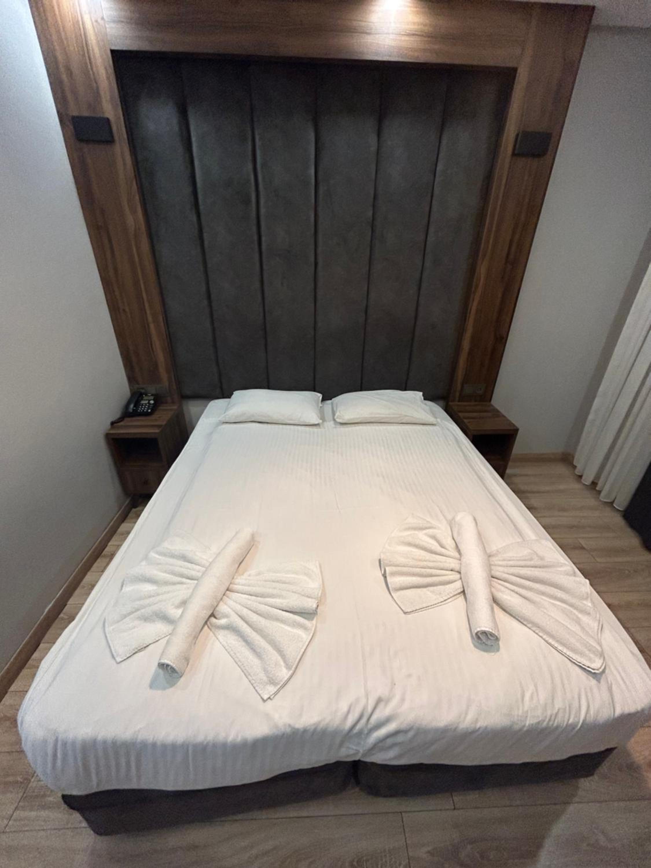 Economy Twin Room photo 2