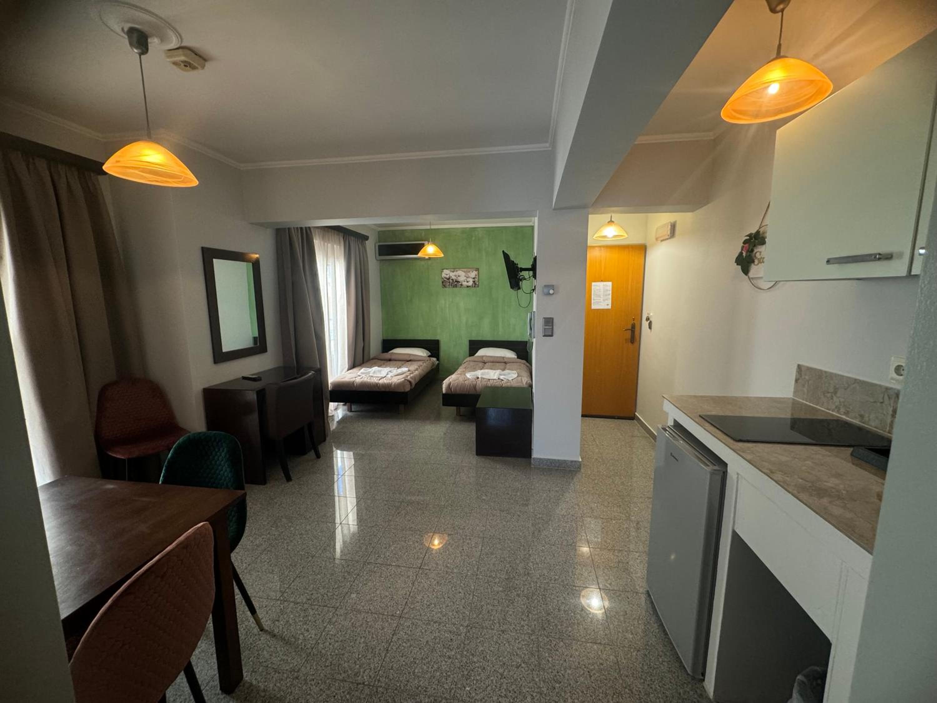 One-Bedroom Apartment (4 Adults) photo 3