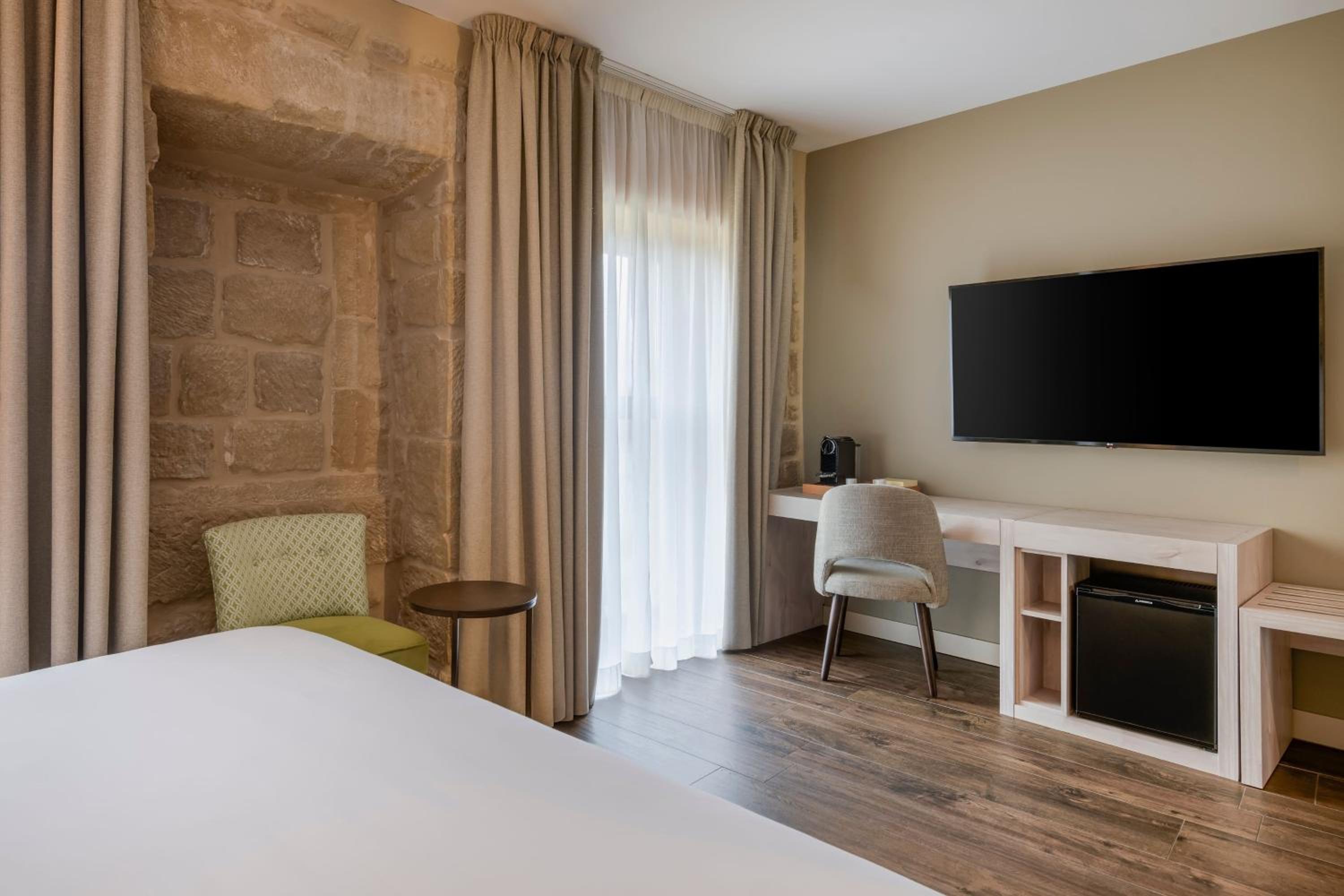 Deluxe King Room with River View