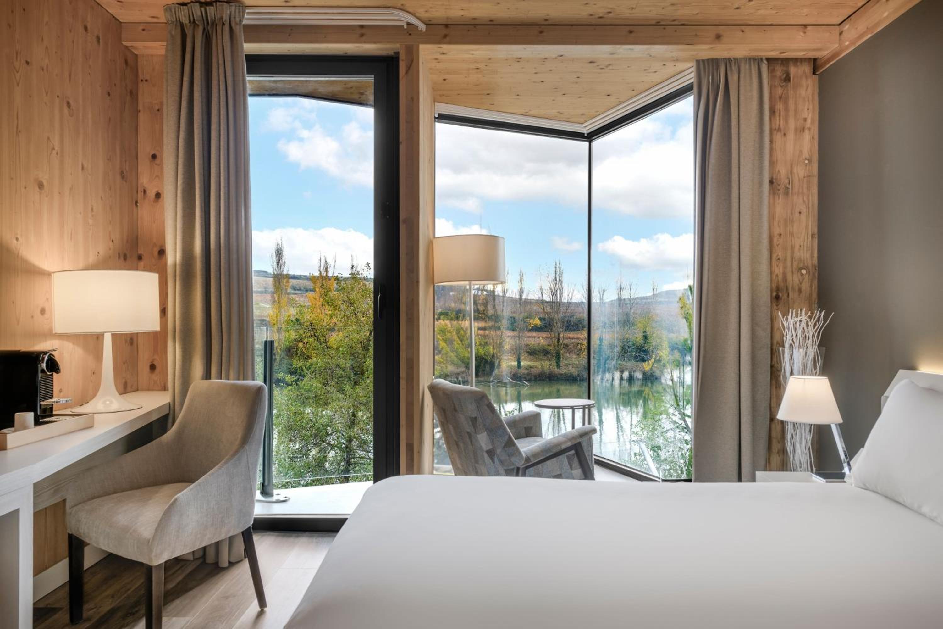 Deluxe Twin Room with River View