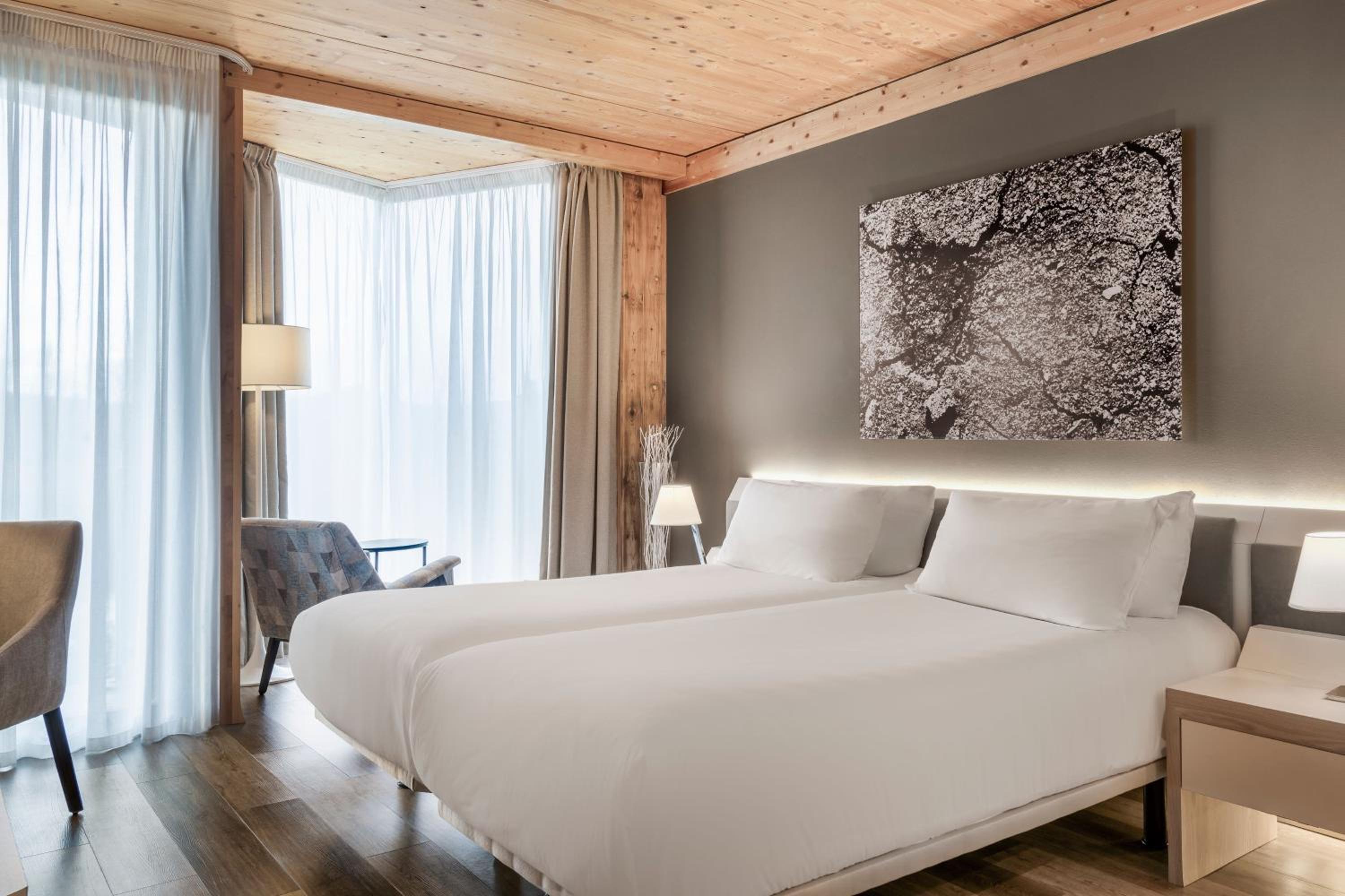 Deluxe Twin Room with River View