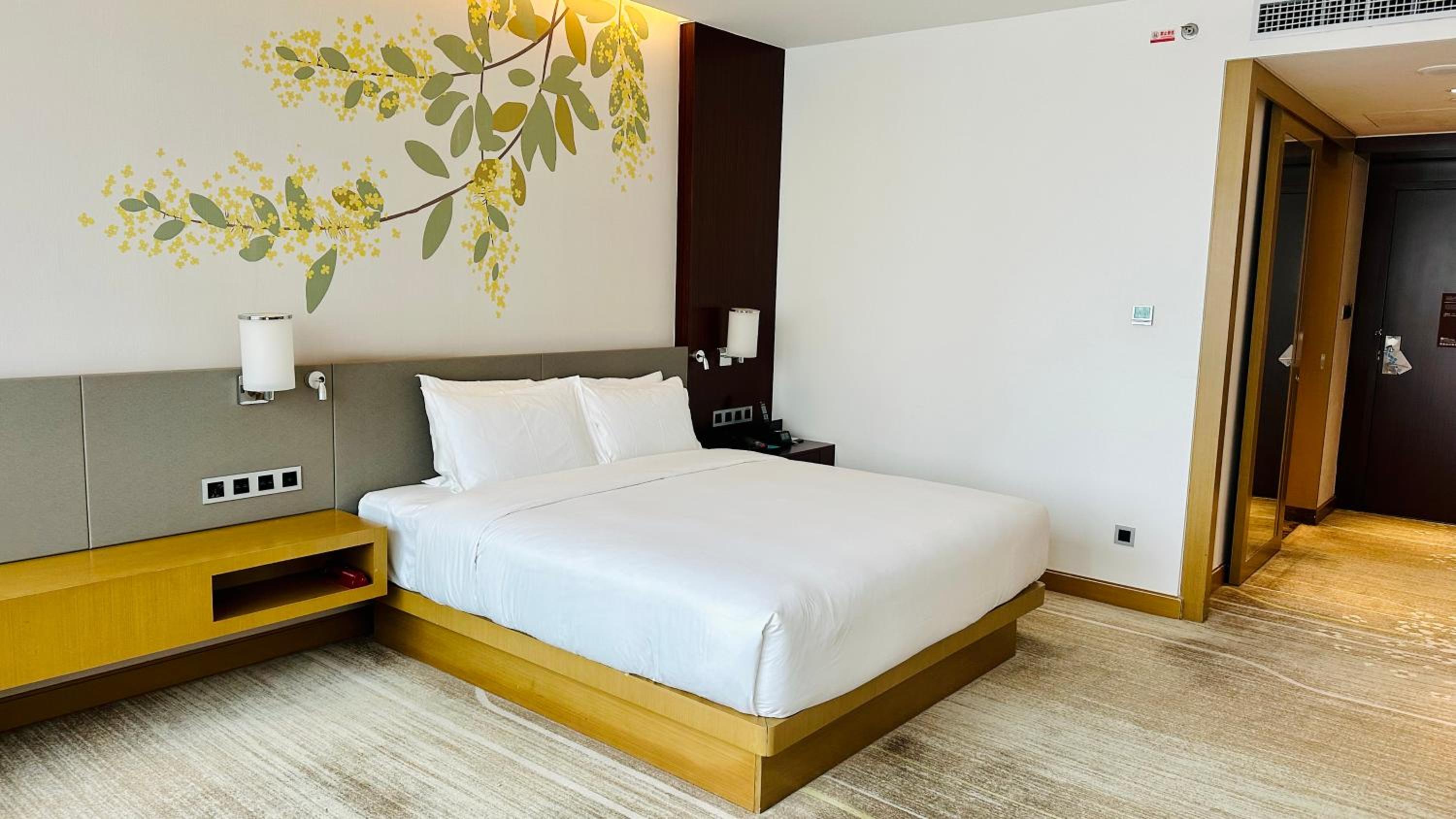 King Room - Mobility Accessible  photo 2