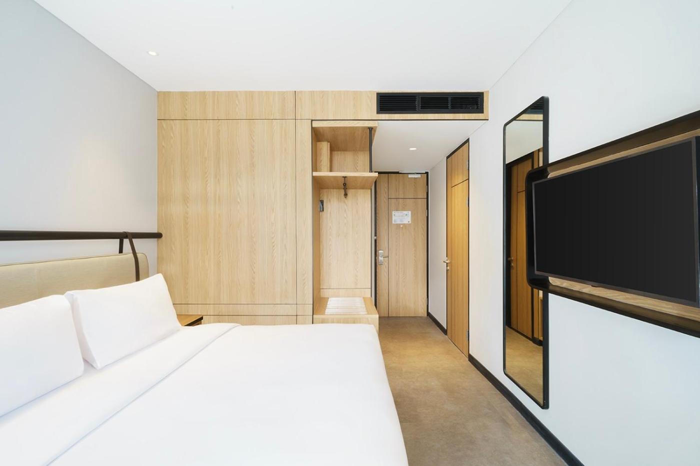 Standard Double Room - Photo 8