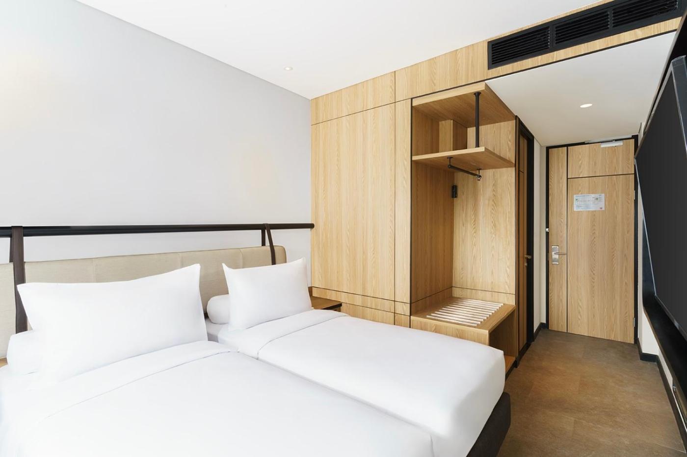 Standard Twin Room - Photo 4