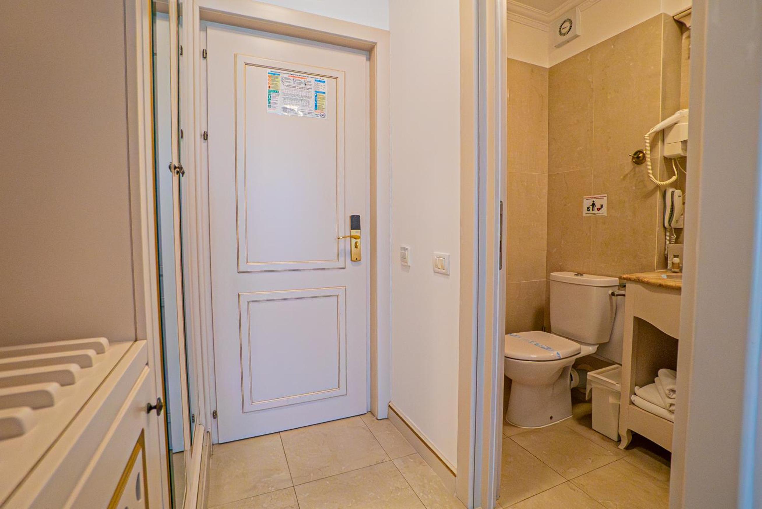 Superior Double or Twin Room photo 3
