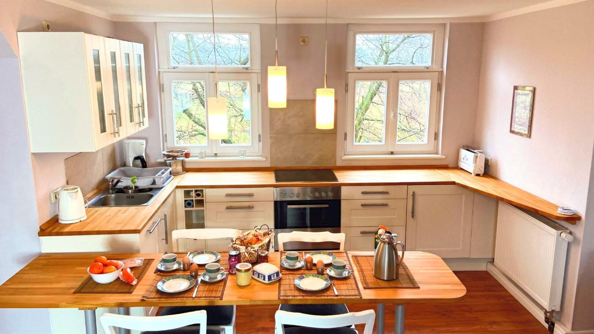 Two-Bedroom Deluxe Apartment with Garden View photo 2