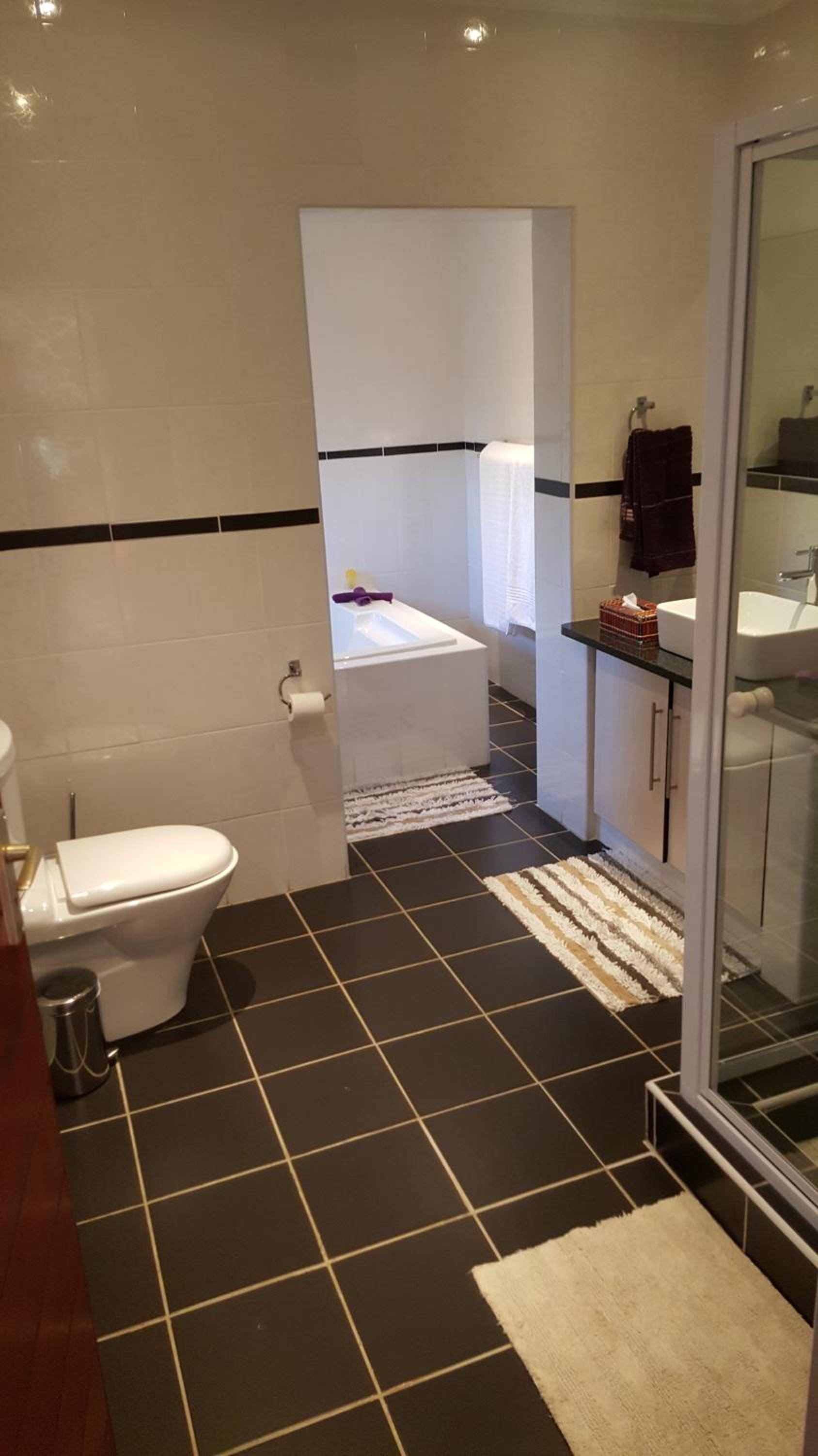 Deluxe Double Room with Balcony photo 3