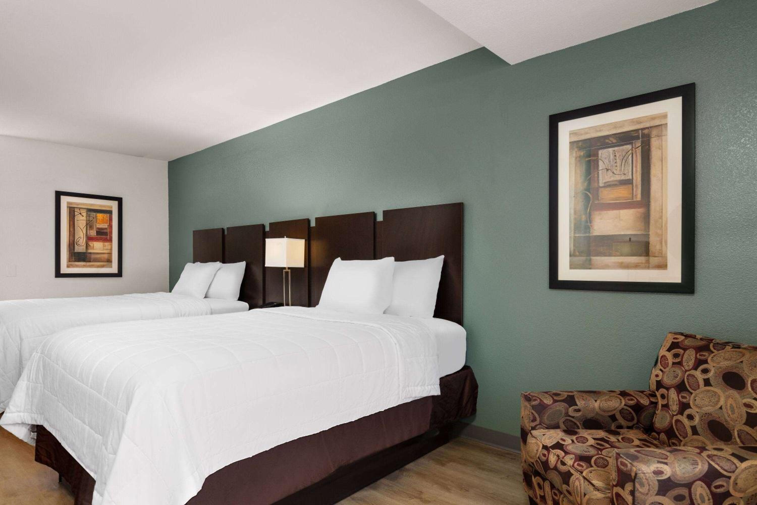 Queen Room with Two Queen Beds - Non-Smoking - Photo 1