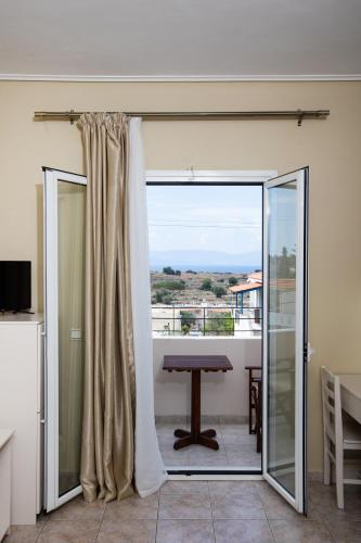 Double or Twin Room with Sea View photo 1