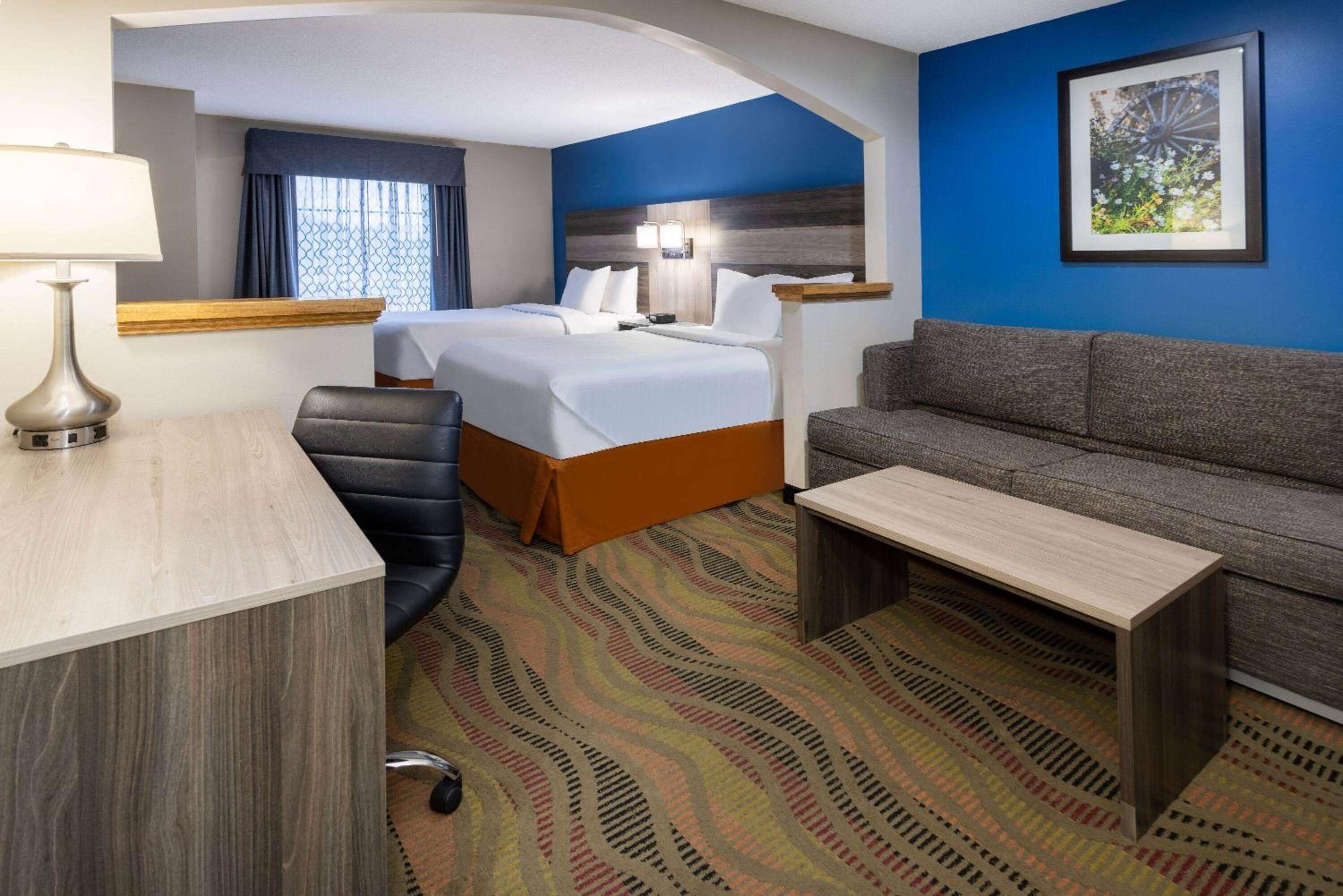 Studio Suite with Two Double Beds - Non-Smoking - Photo 1