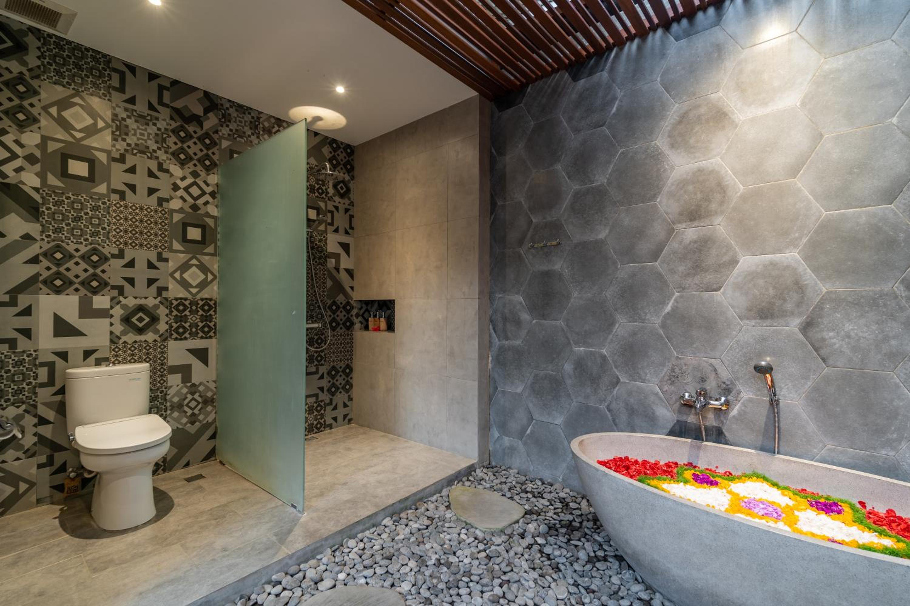Suite with Private Pool - Photo 13