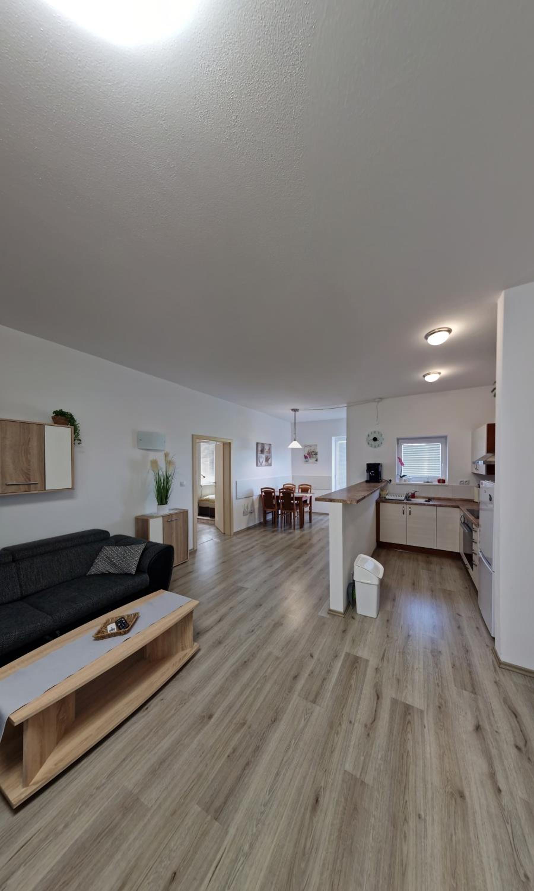 One-Bedroom Apartment photo 1