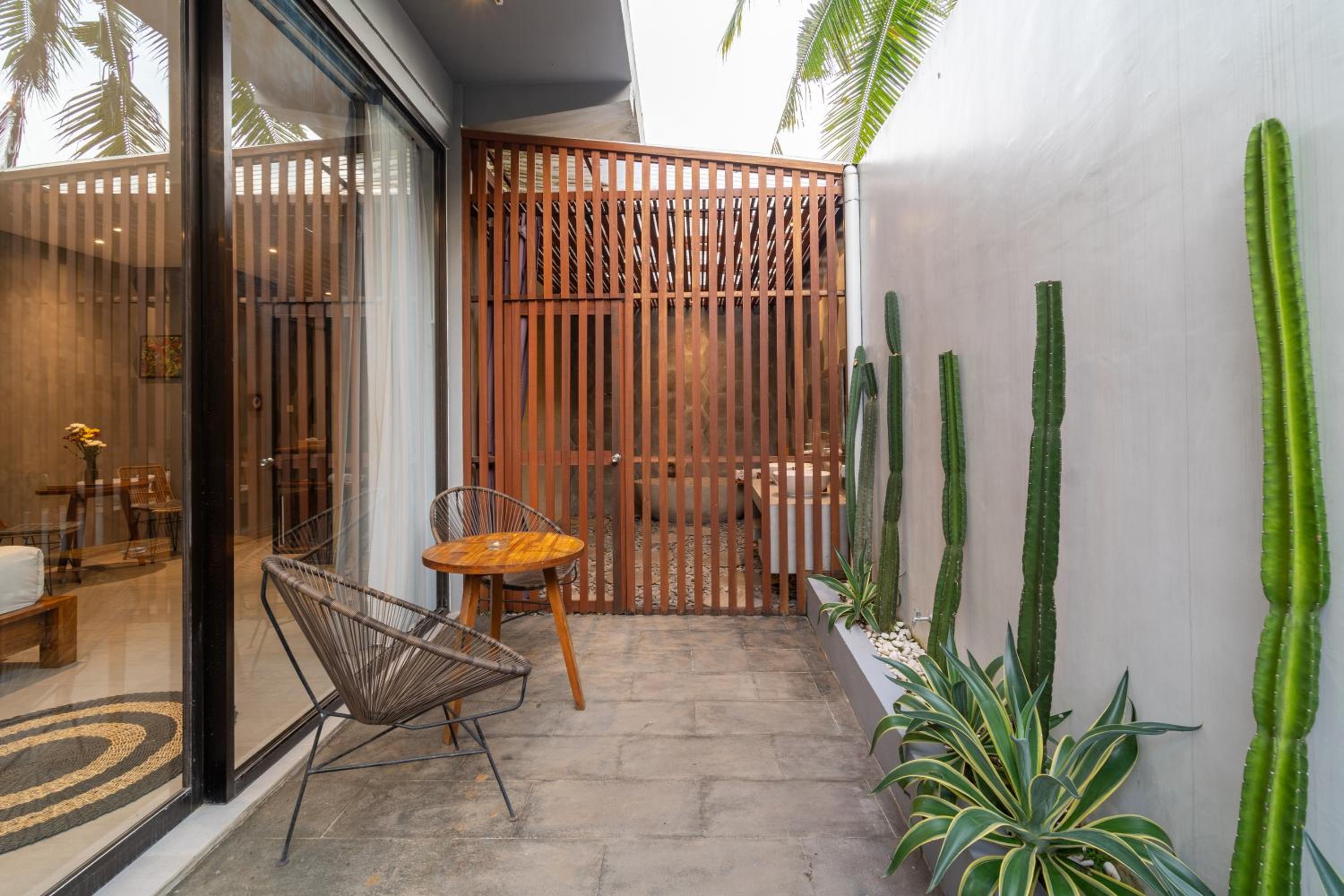 Suite with Private Pool - Photo 7