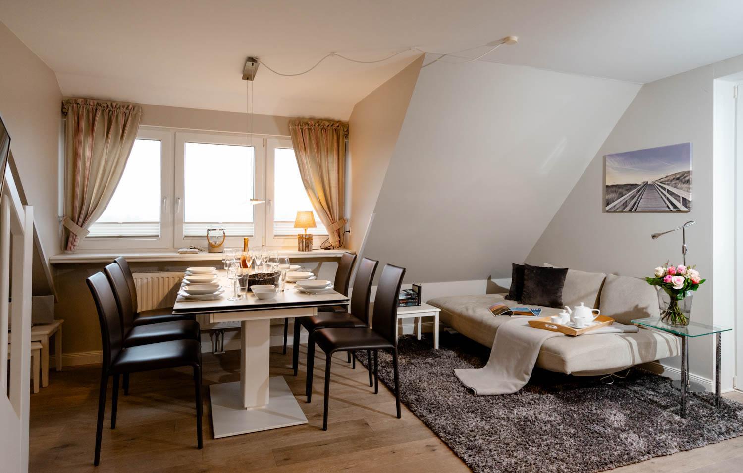 Apartment with Balcony photo 2