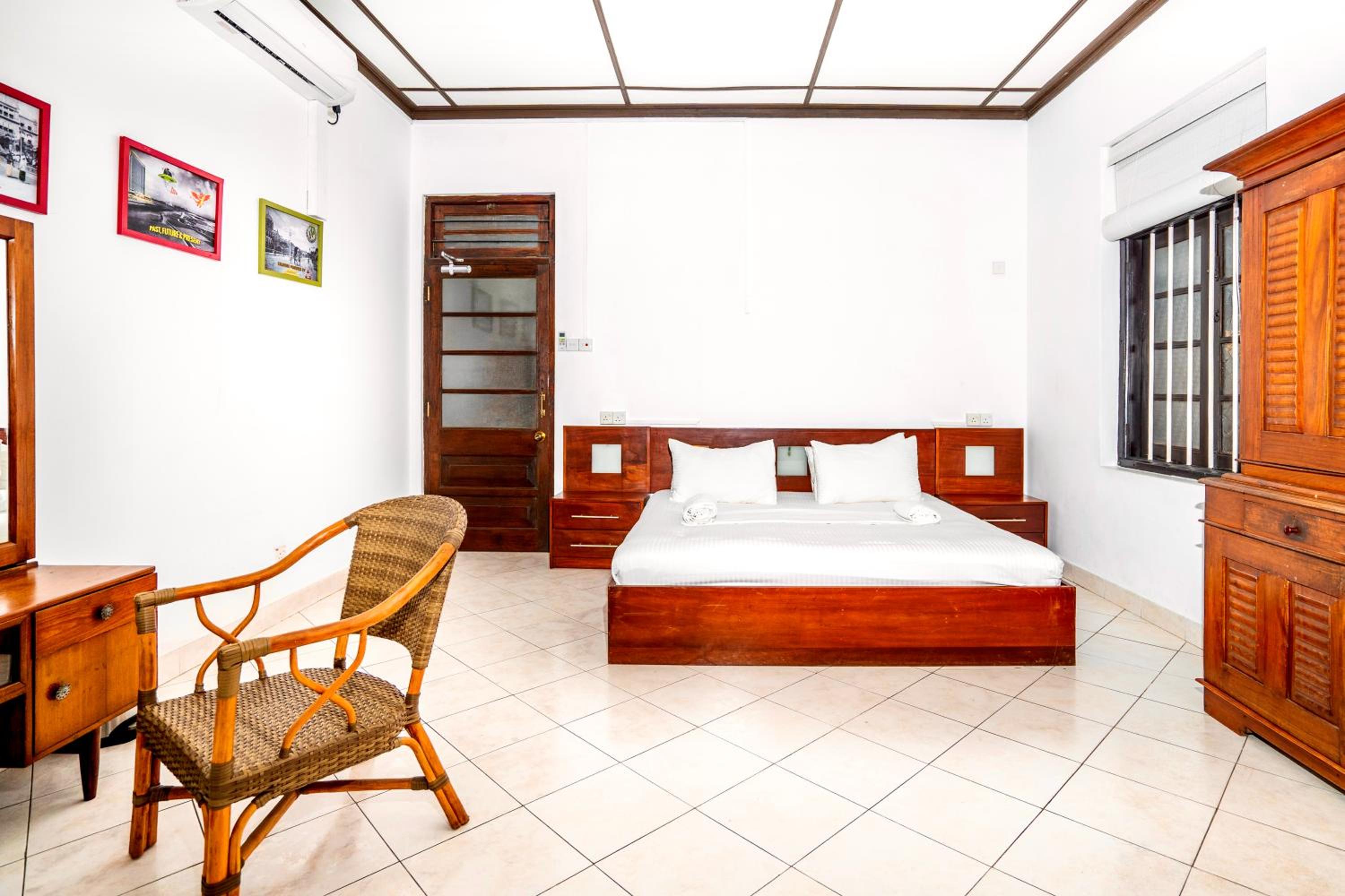 Standard King Room photo 1