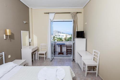 Double Room with Extra Bed photo 3