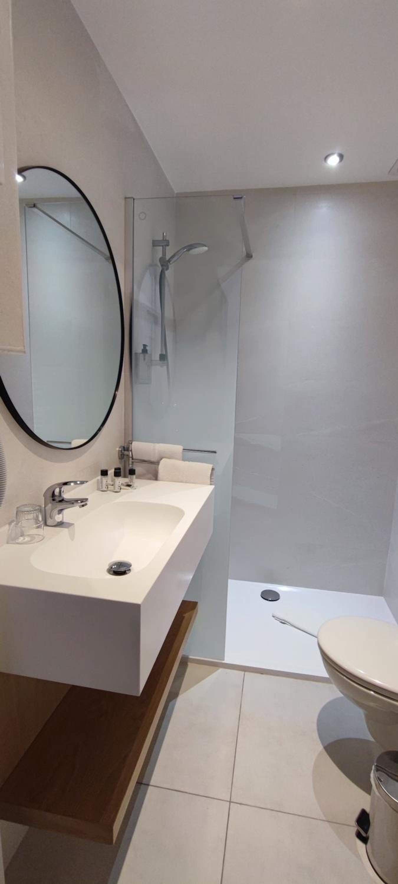 Superior Double or Twin Room, stairs only - Photo 13