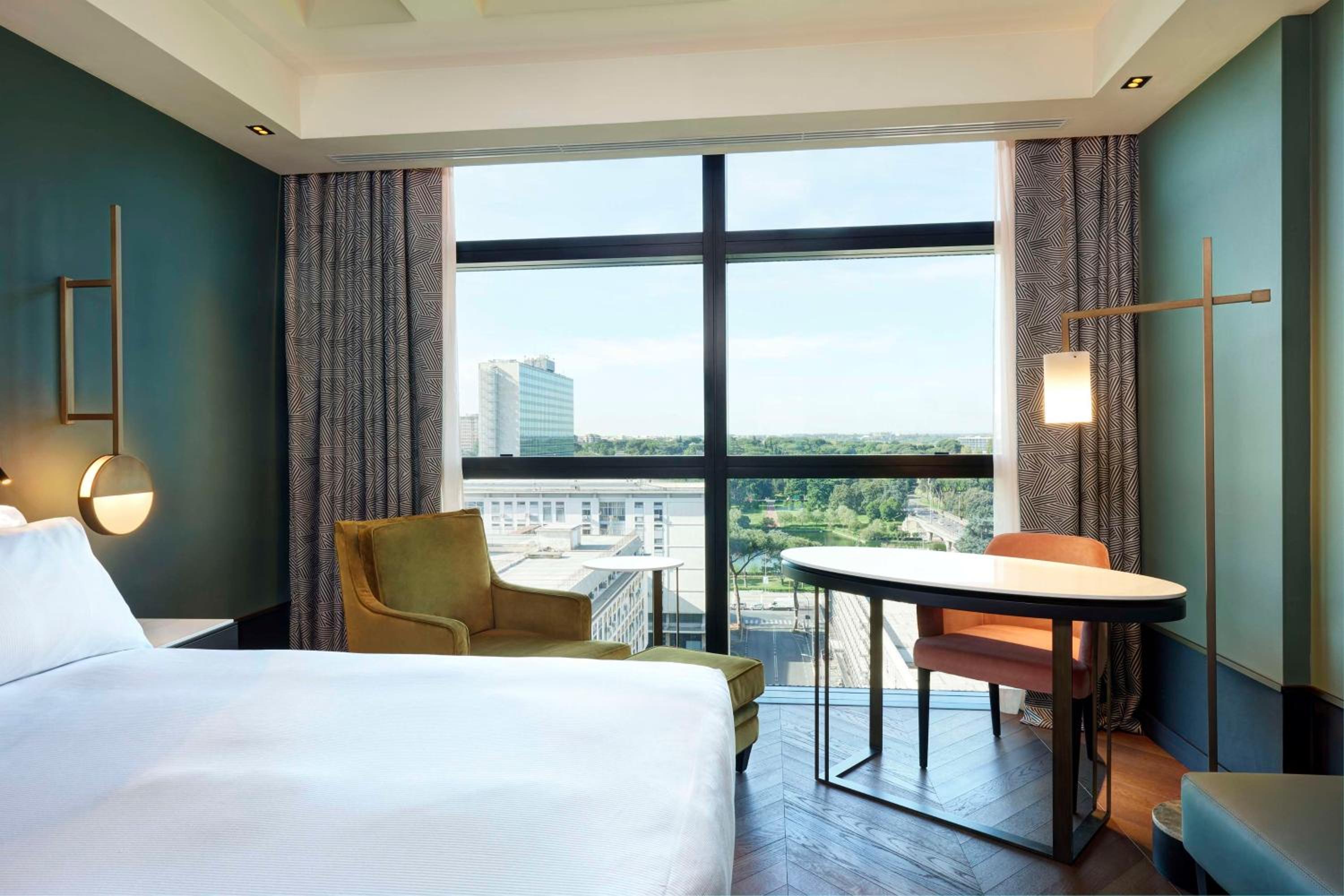 Deluxe King Room - High Floor