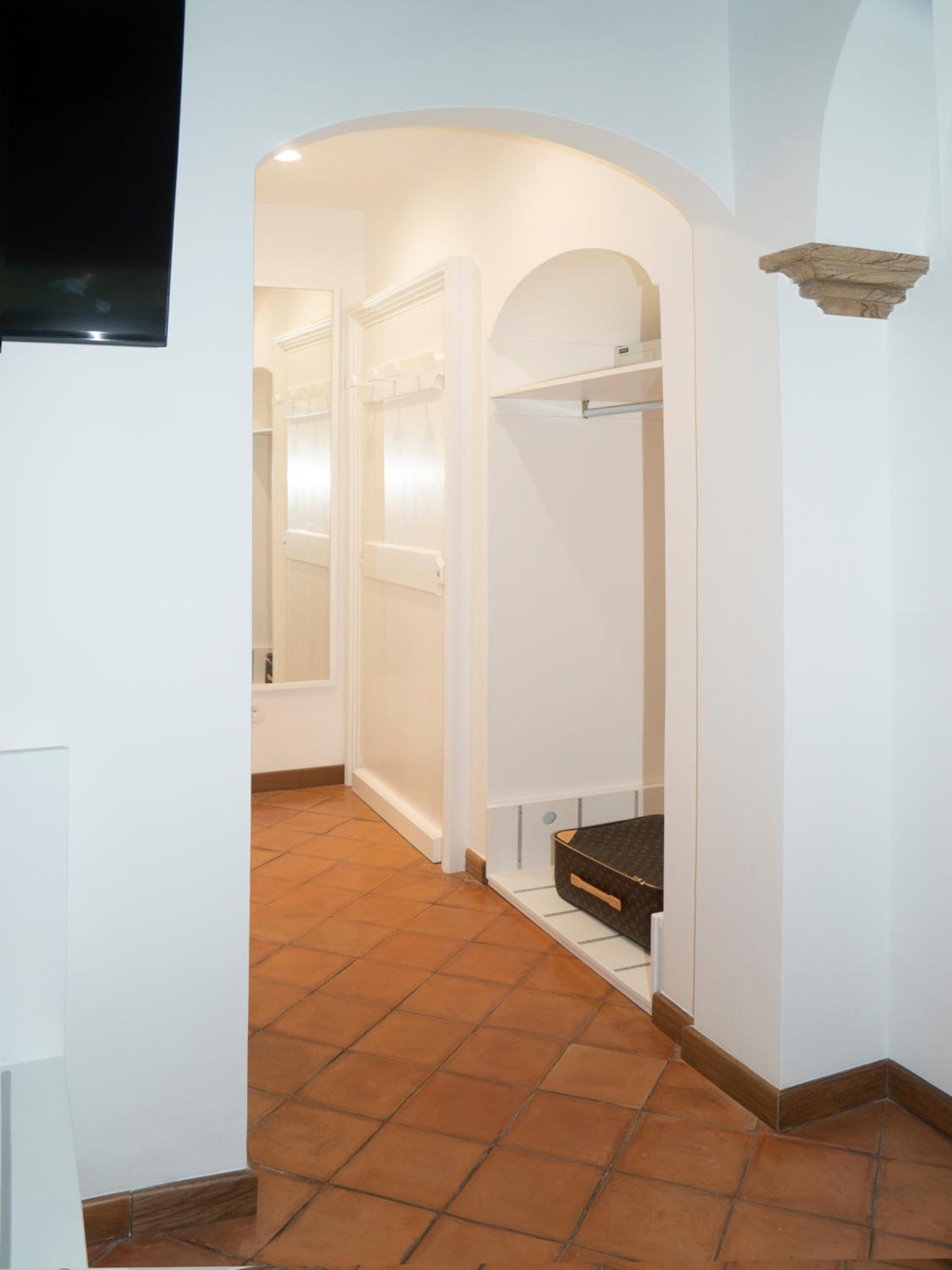 Junior Suite with Garden View - Photo 33