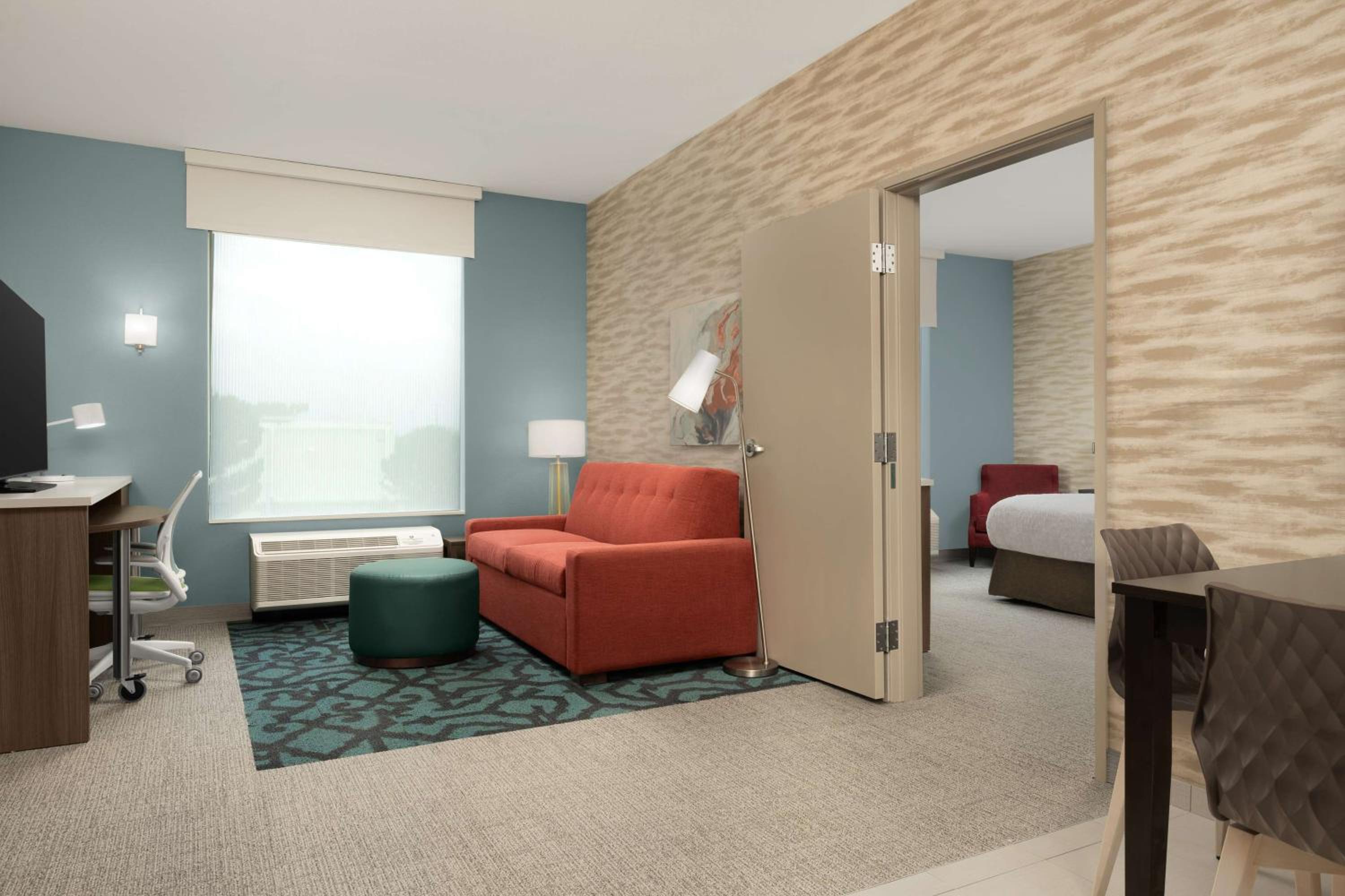 One-Bedroom King Suite with Bath Tub - Mobility Accessible - Photo 6