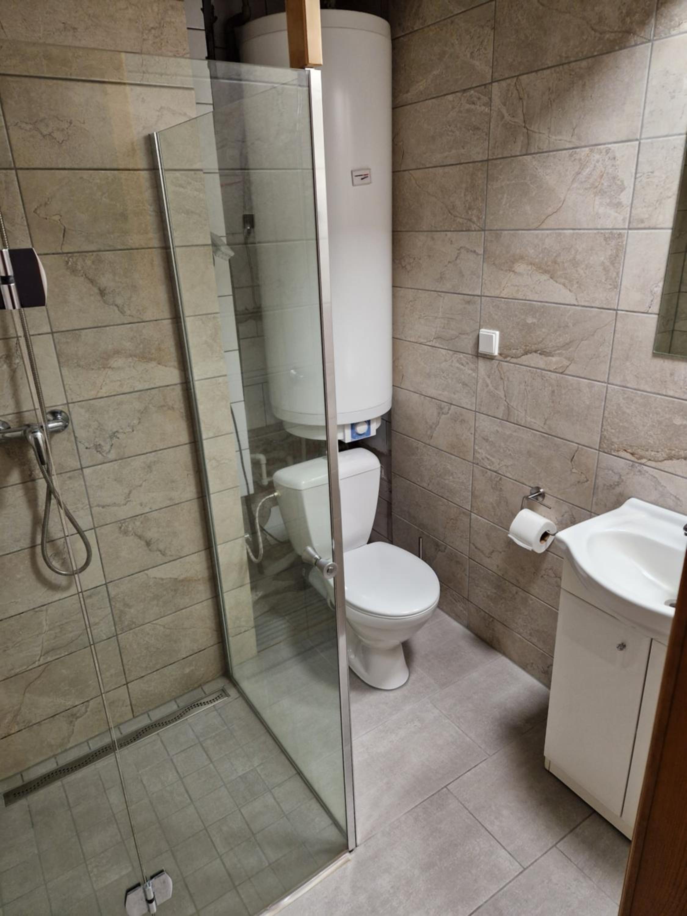Double or Twin Room with Private Bathroom photo 3
