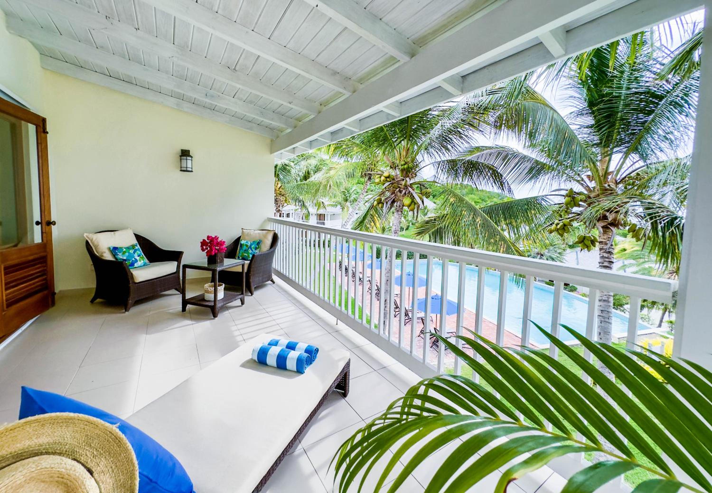 King Suite with Balcony photo 3