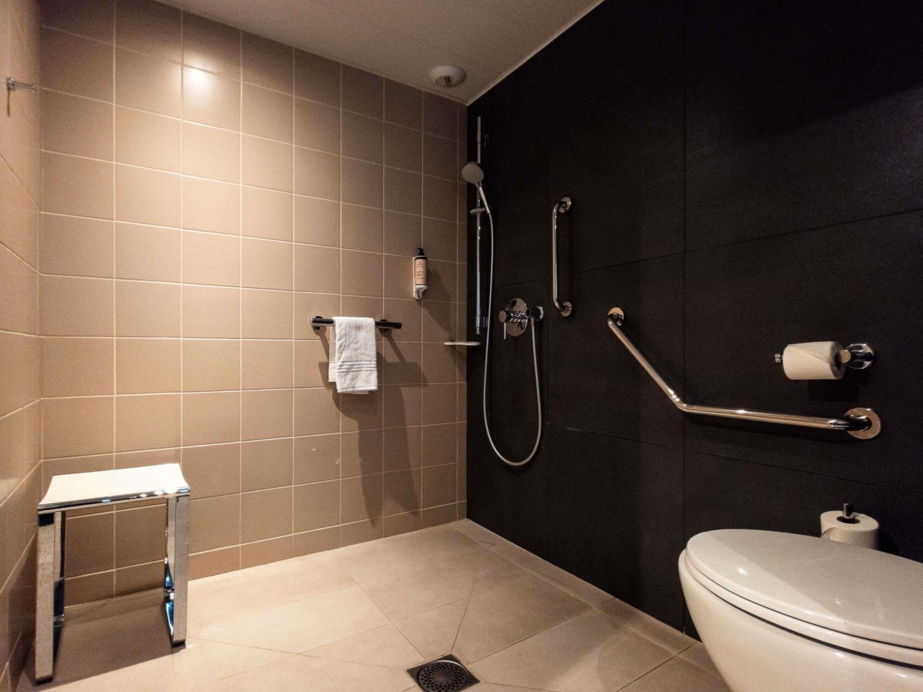 barrierefrei Doppelzimmer thumbnail 5