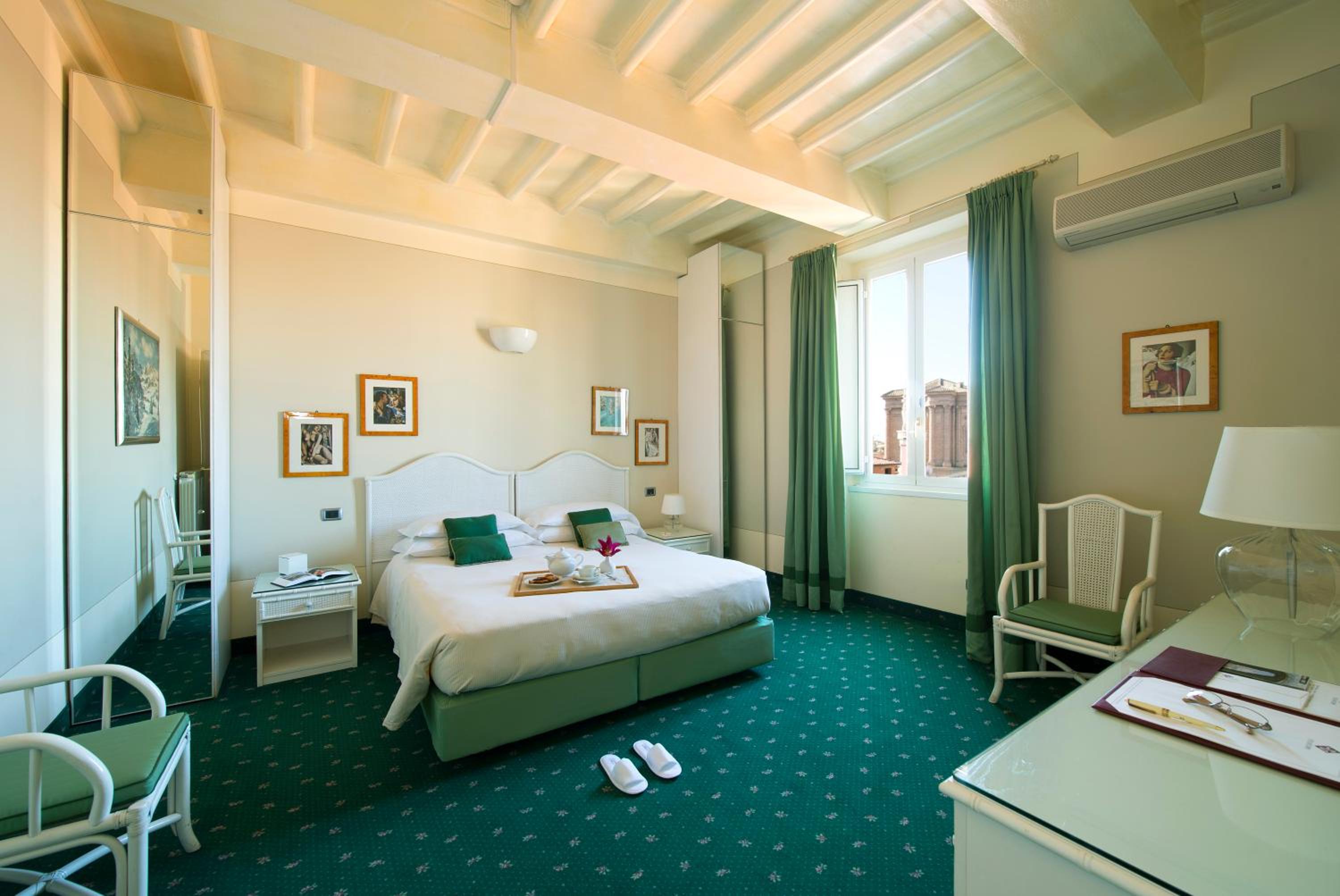 Suite photo 1