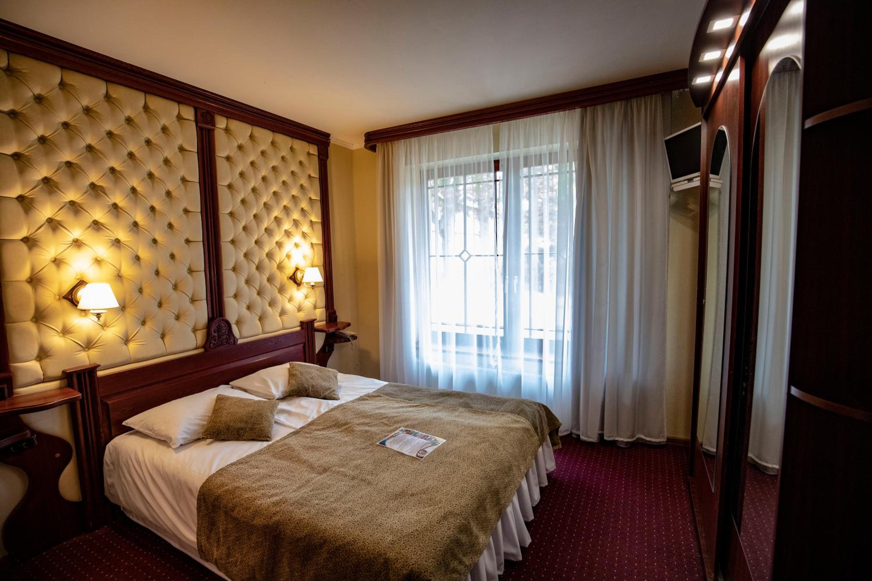 Standard Double Room - Photo 3