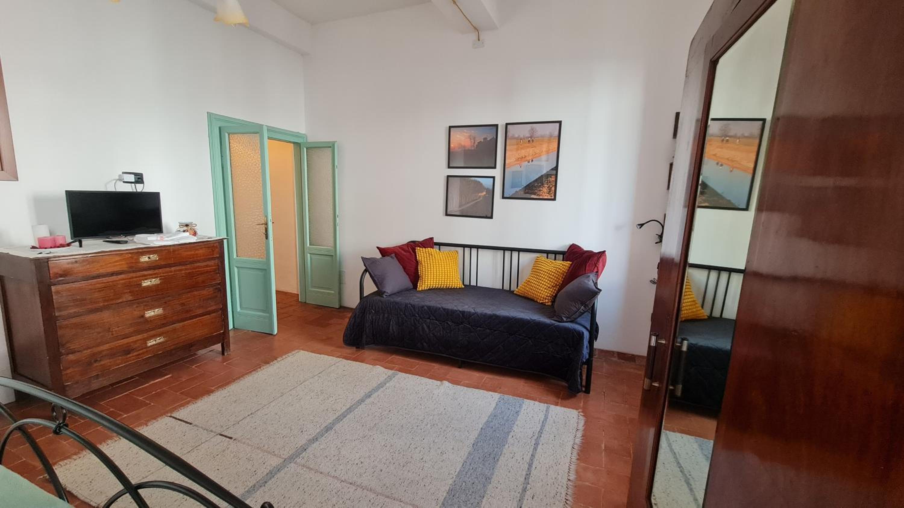 Large Double Room photo 1