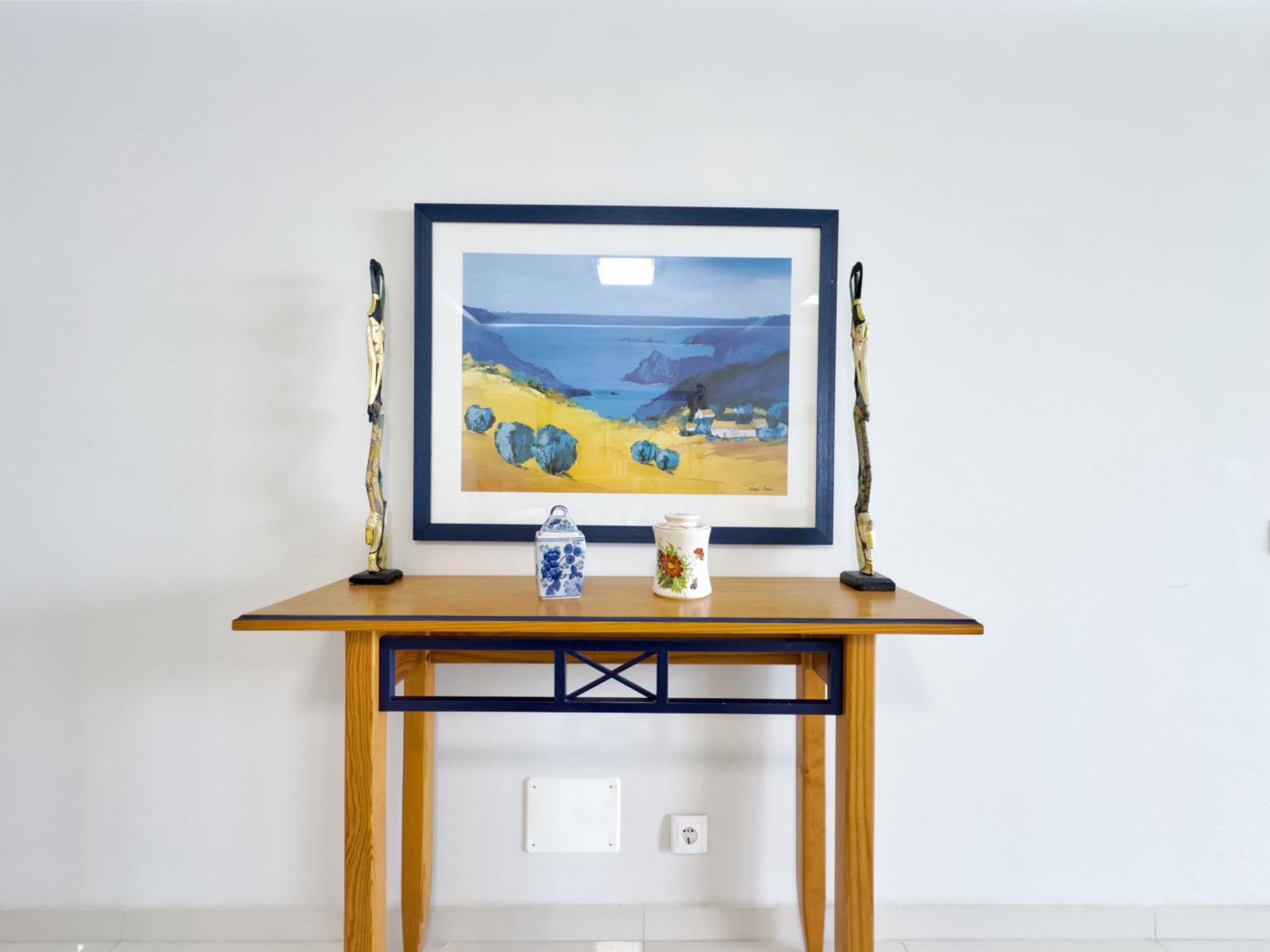 Superior Large One-Bedroom Apartment with Sea View - Photo 30