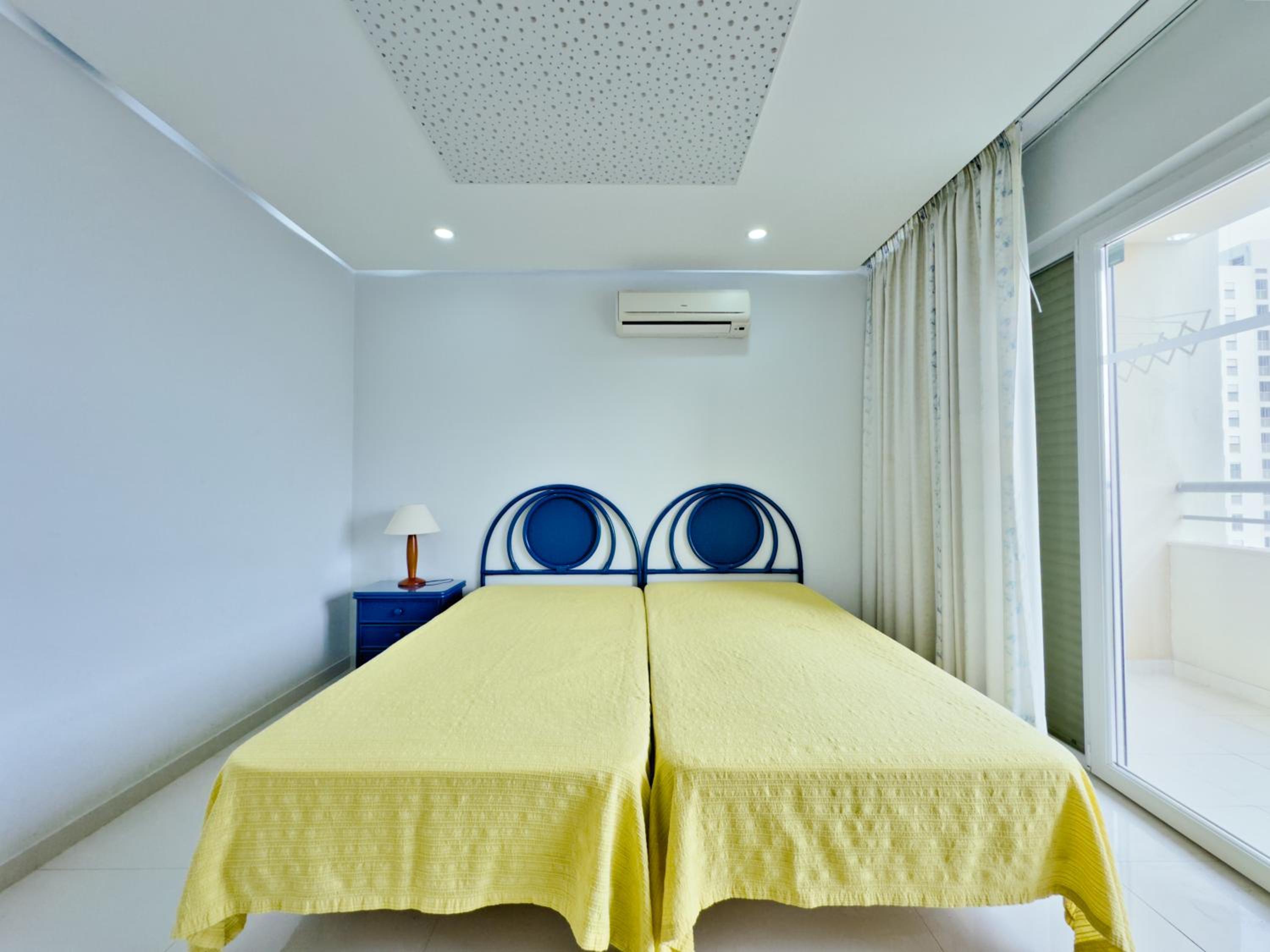 Superior Large One-Bedroom Apartment with Sea View - Photo 14