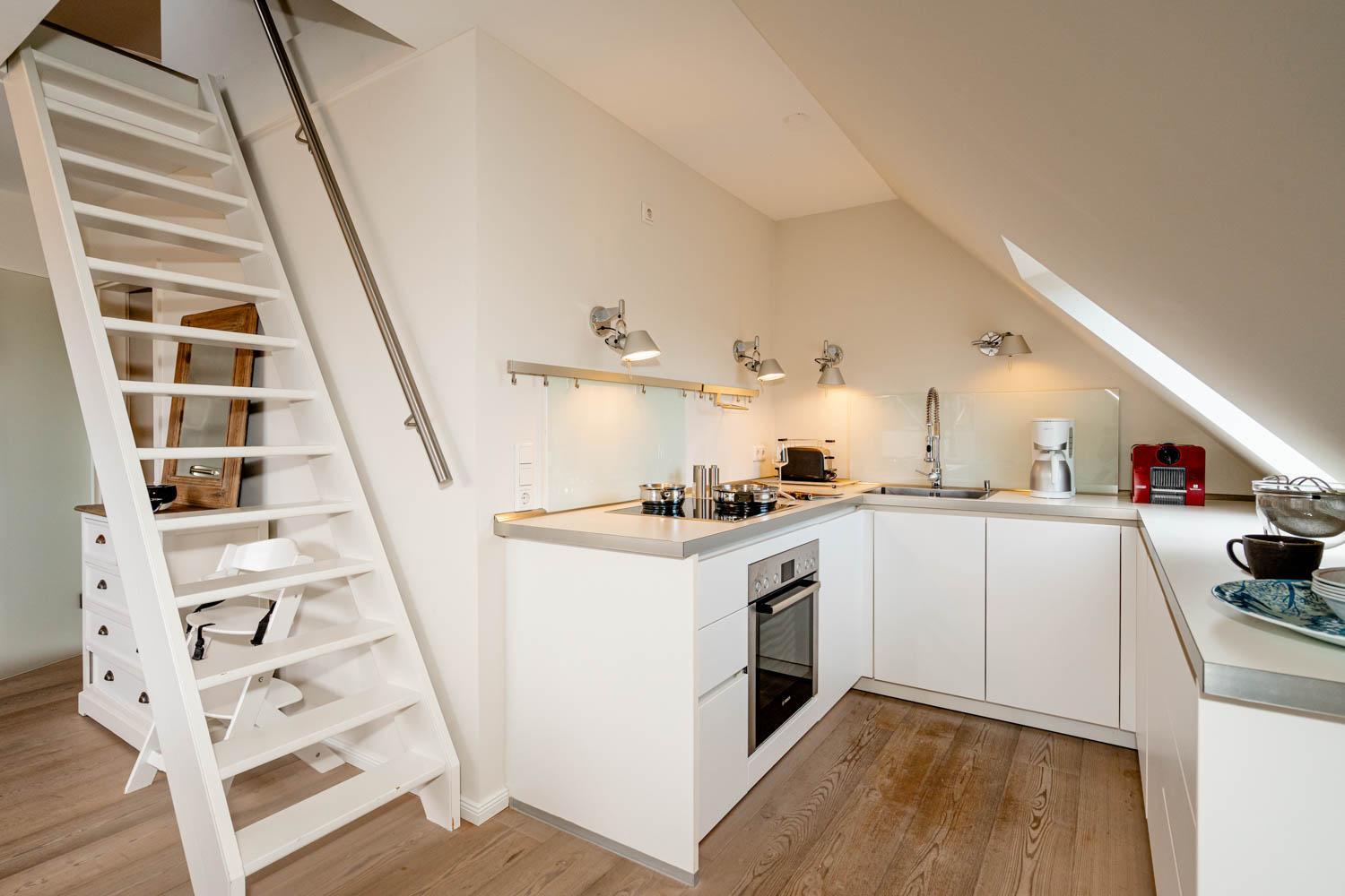 Apartment with Balcony - Photo 32