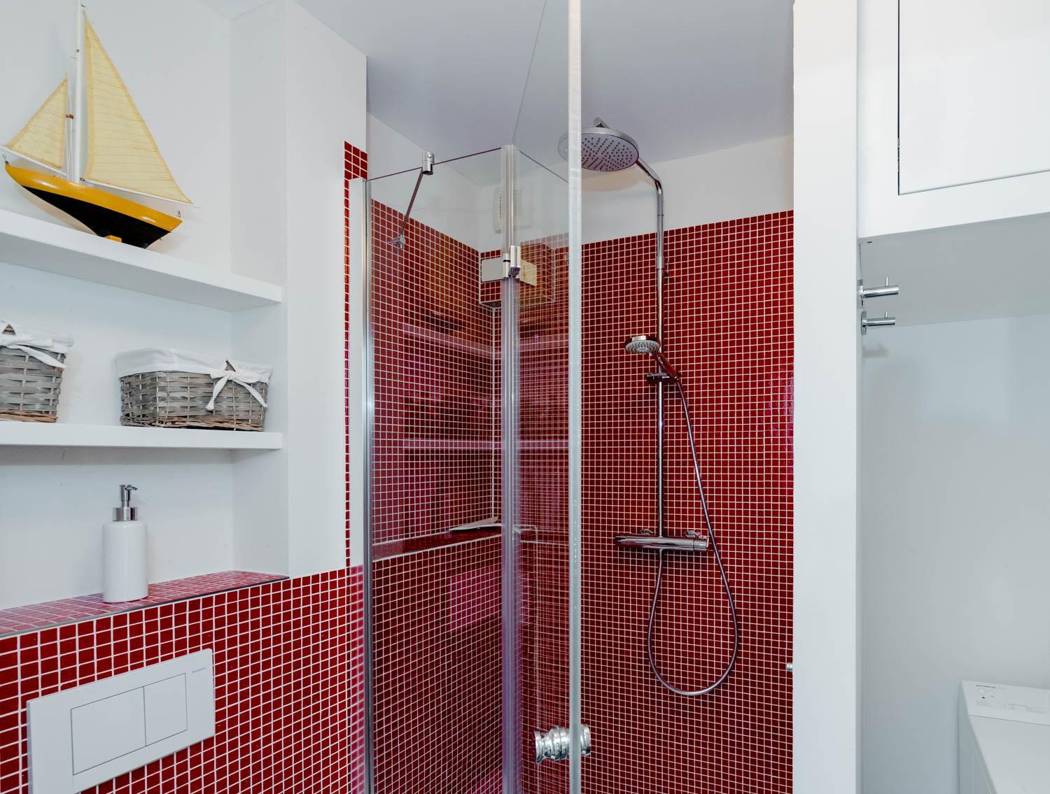 Apartment with Balcony - Photo 20