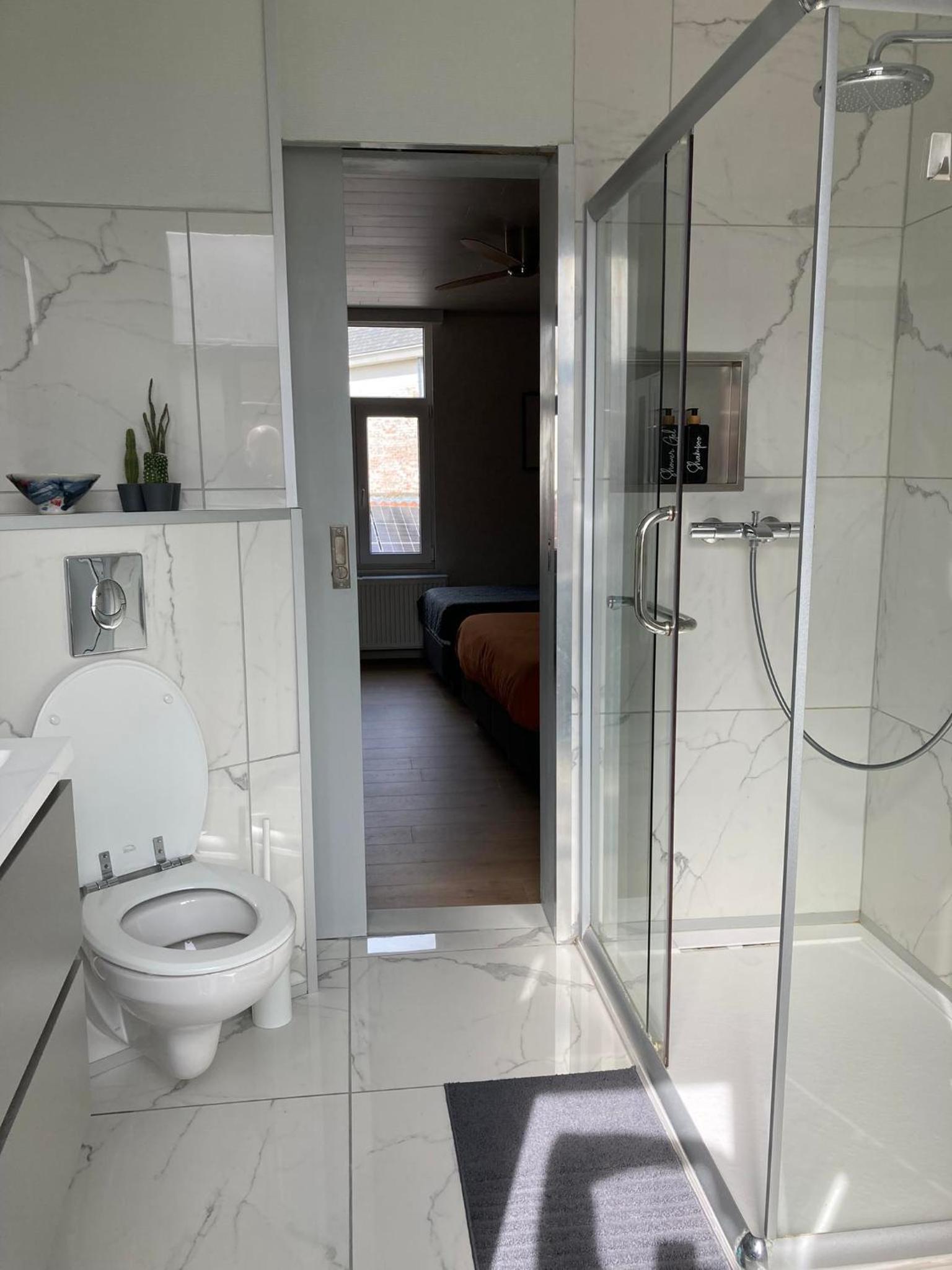 Family Room with Private Bathroom - Photo 7