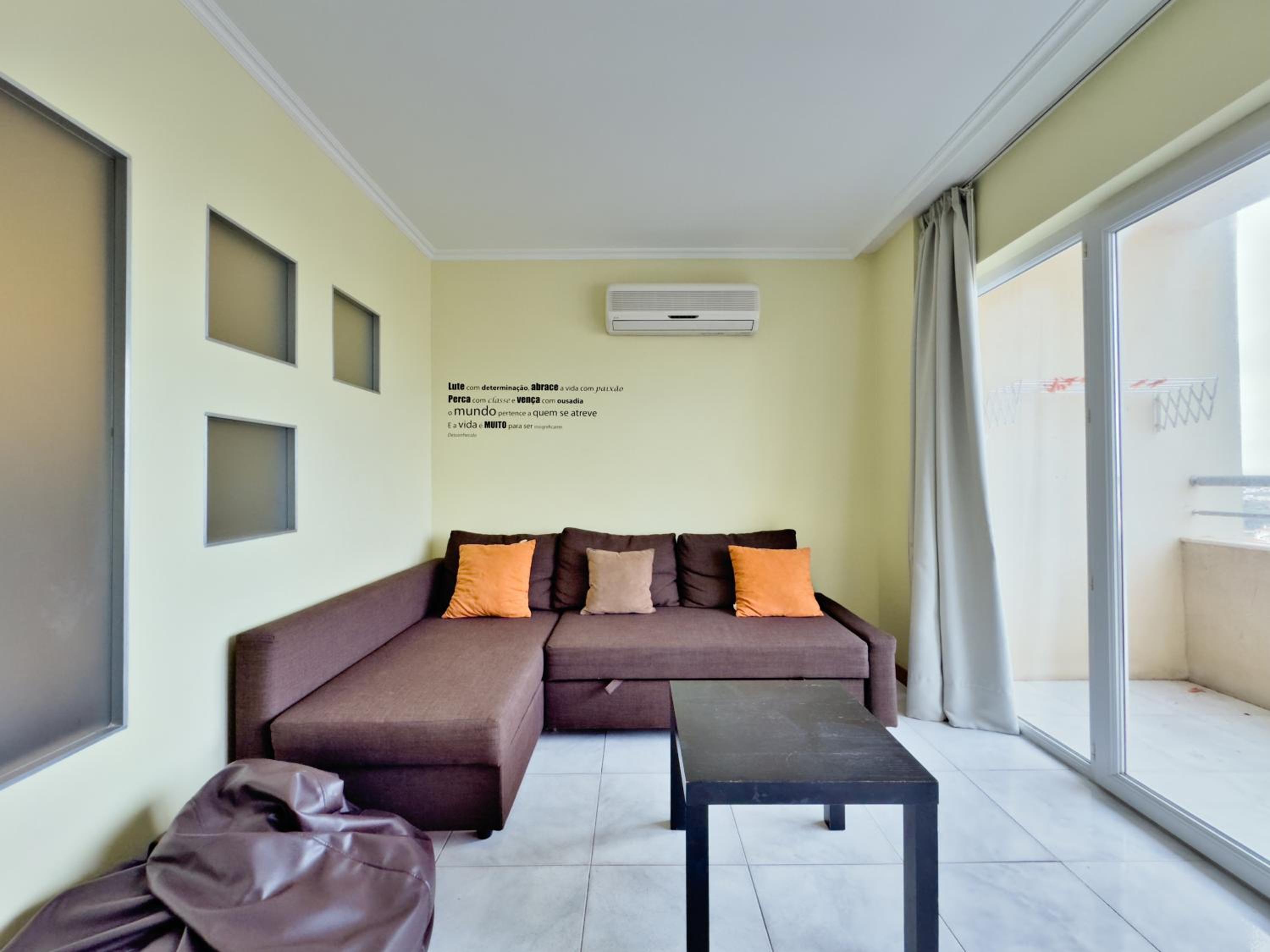 One-Bedroom Apartment with City and River View - Photo 22