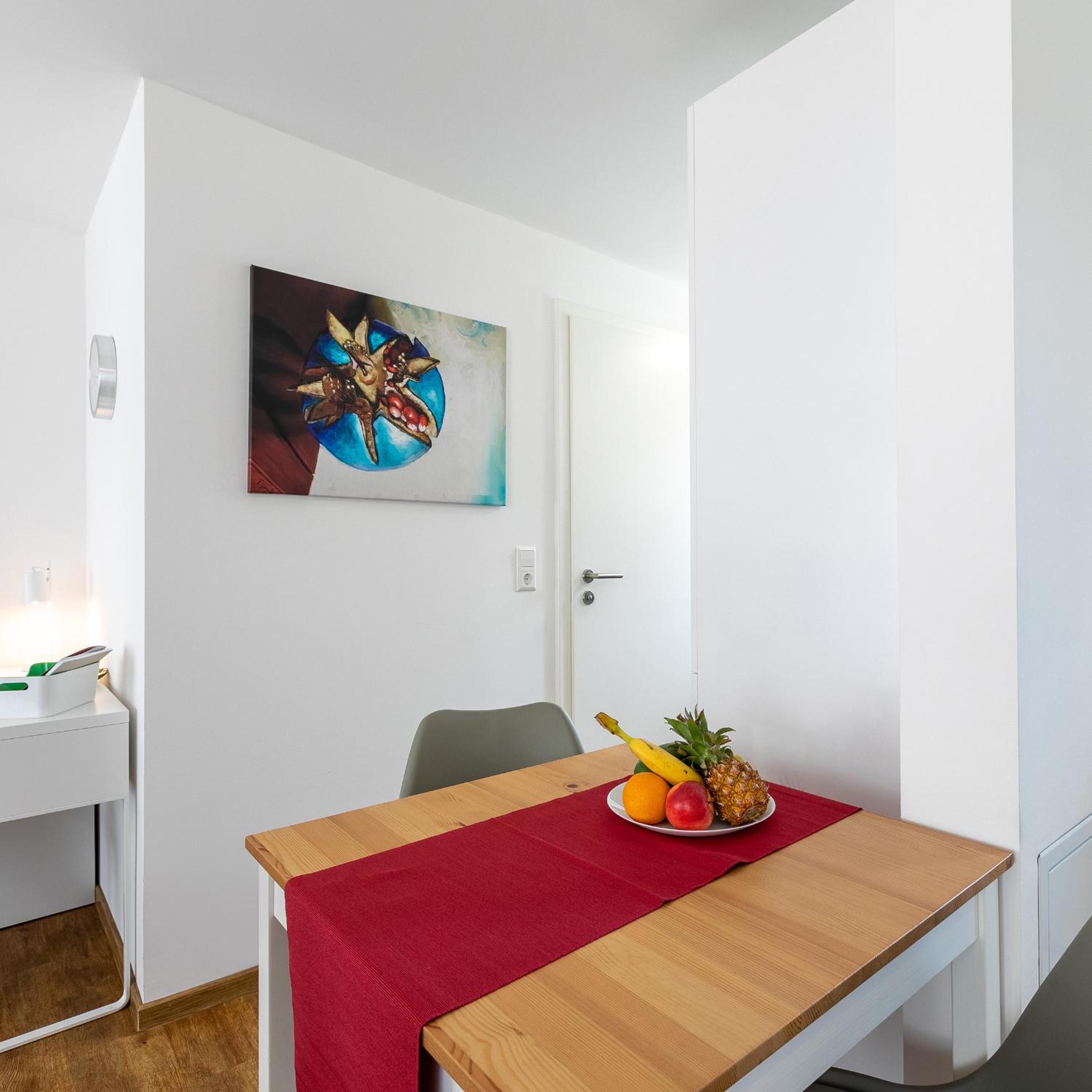 One-Bedroom Apartment photo 3