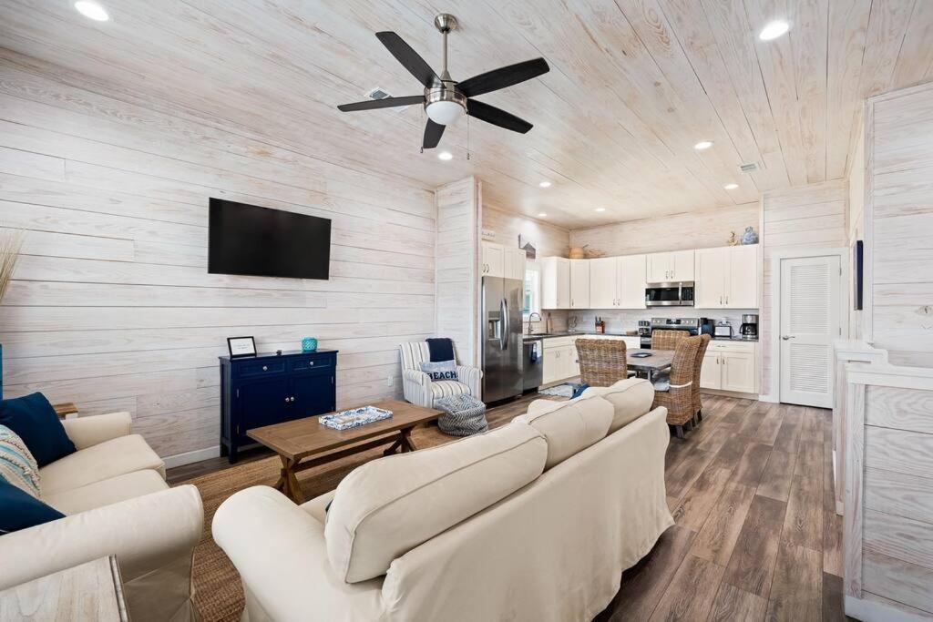 Three-Bedroom House photo 2