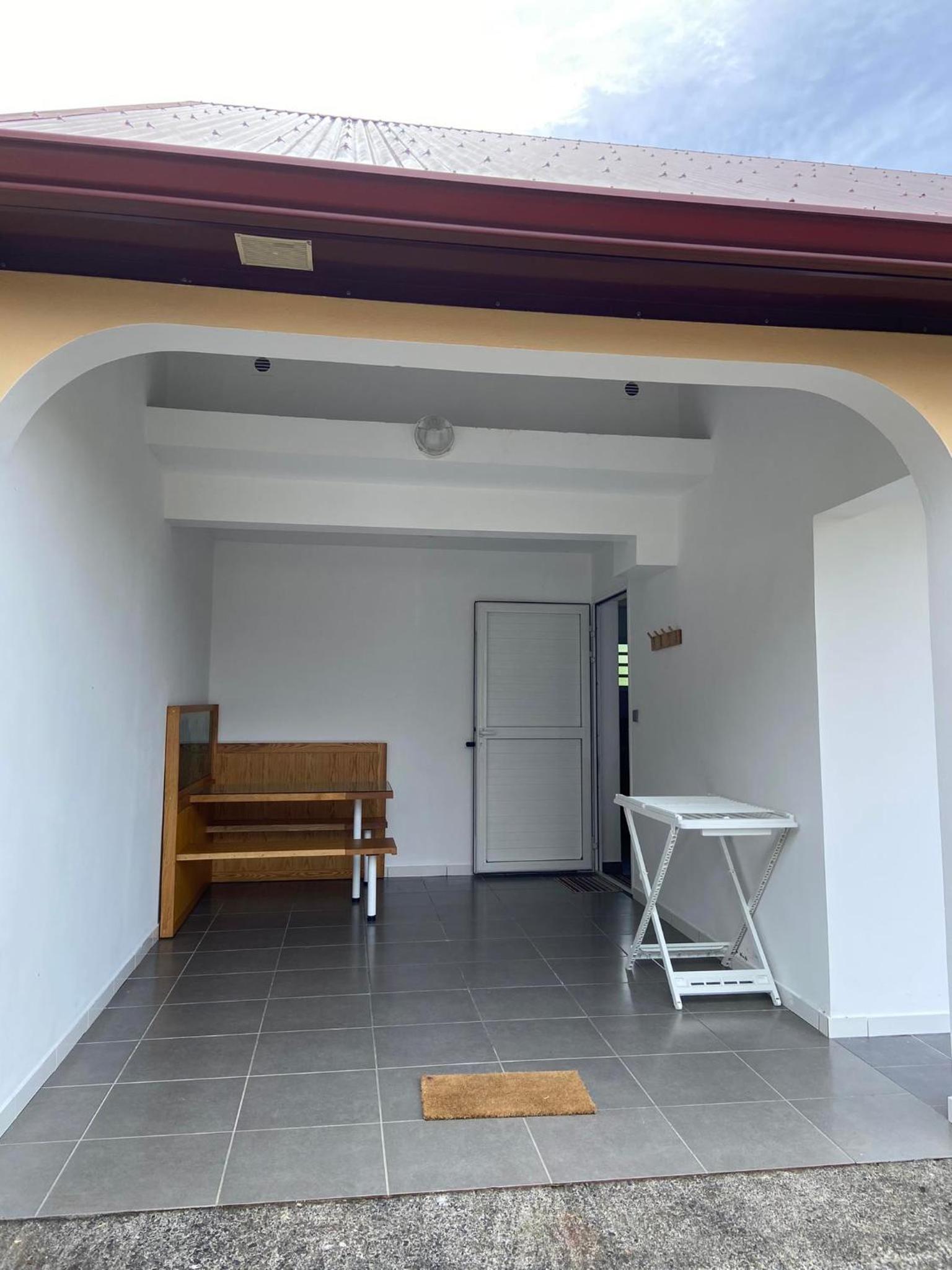 Three-Bedroom House photo 2