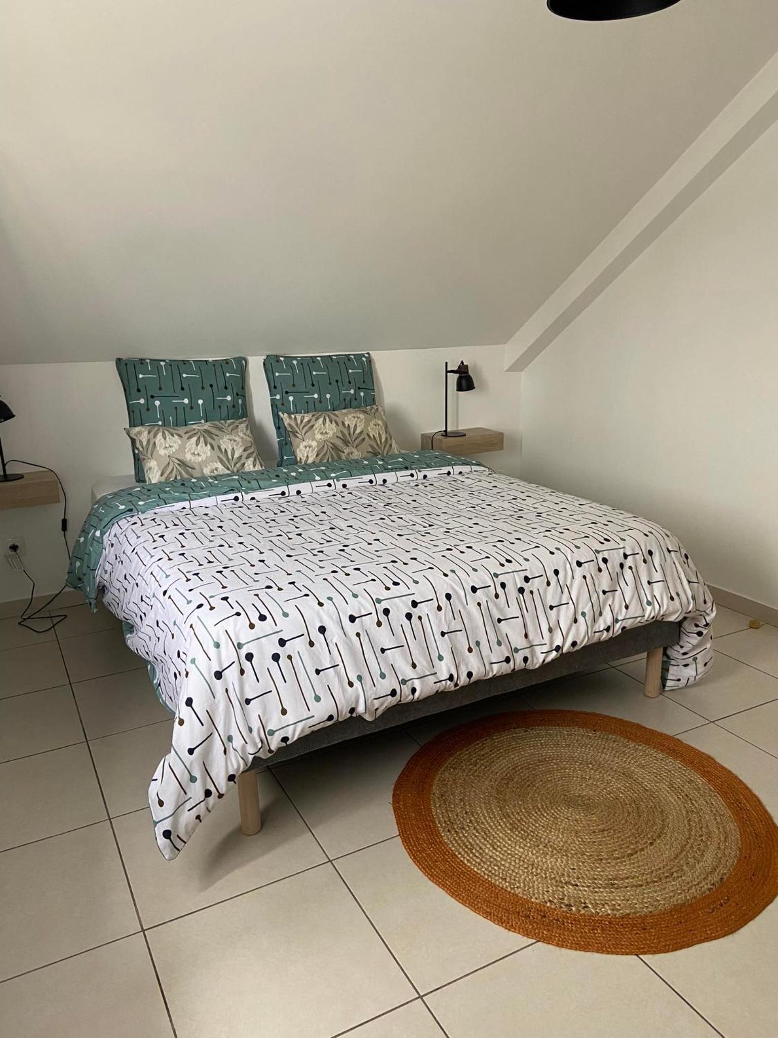 Three-Bedroom House photo 3