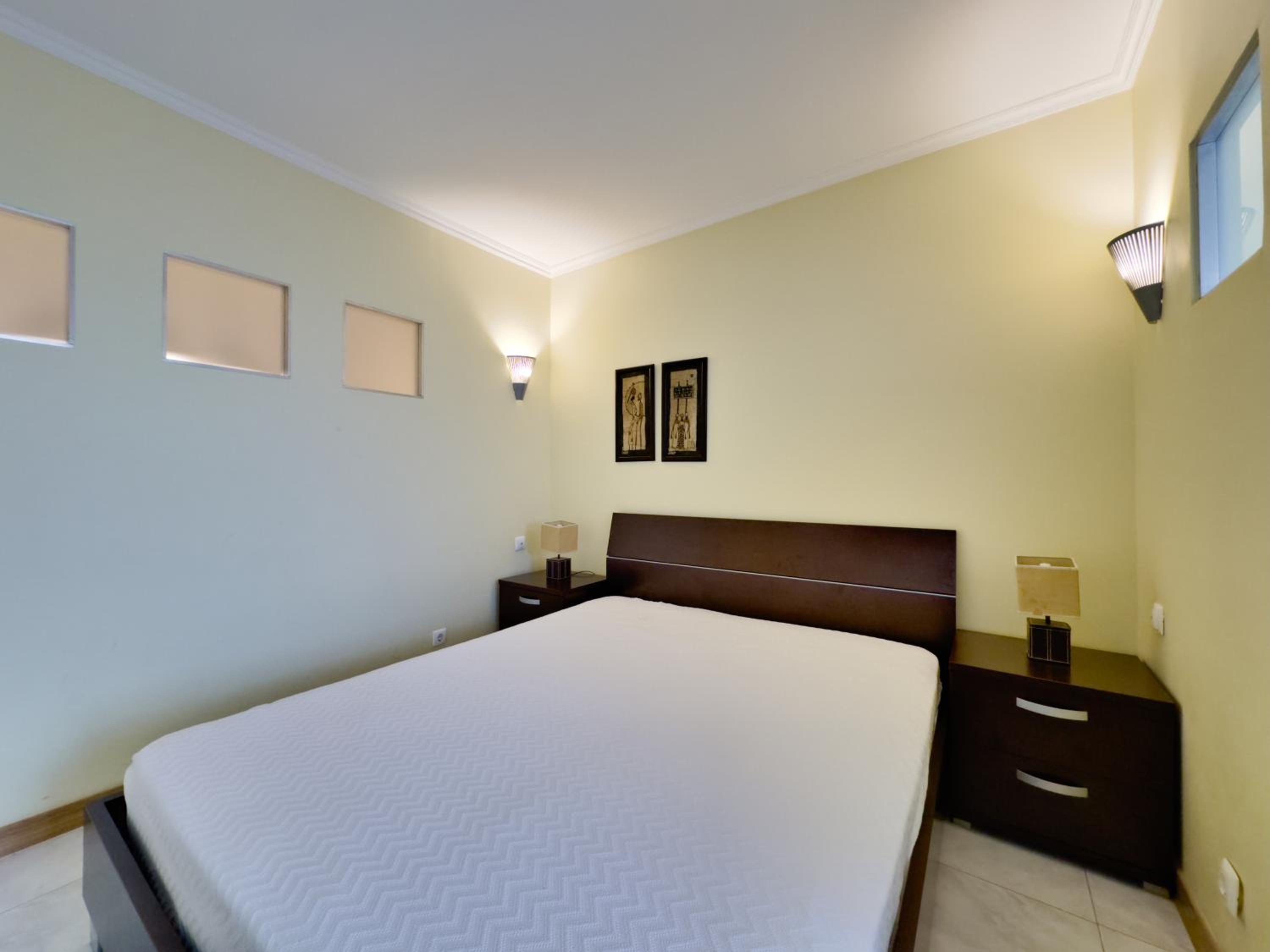 One-Bedroom Apartment with City and River View - Photo 12