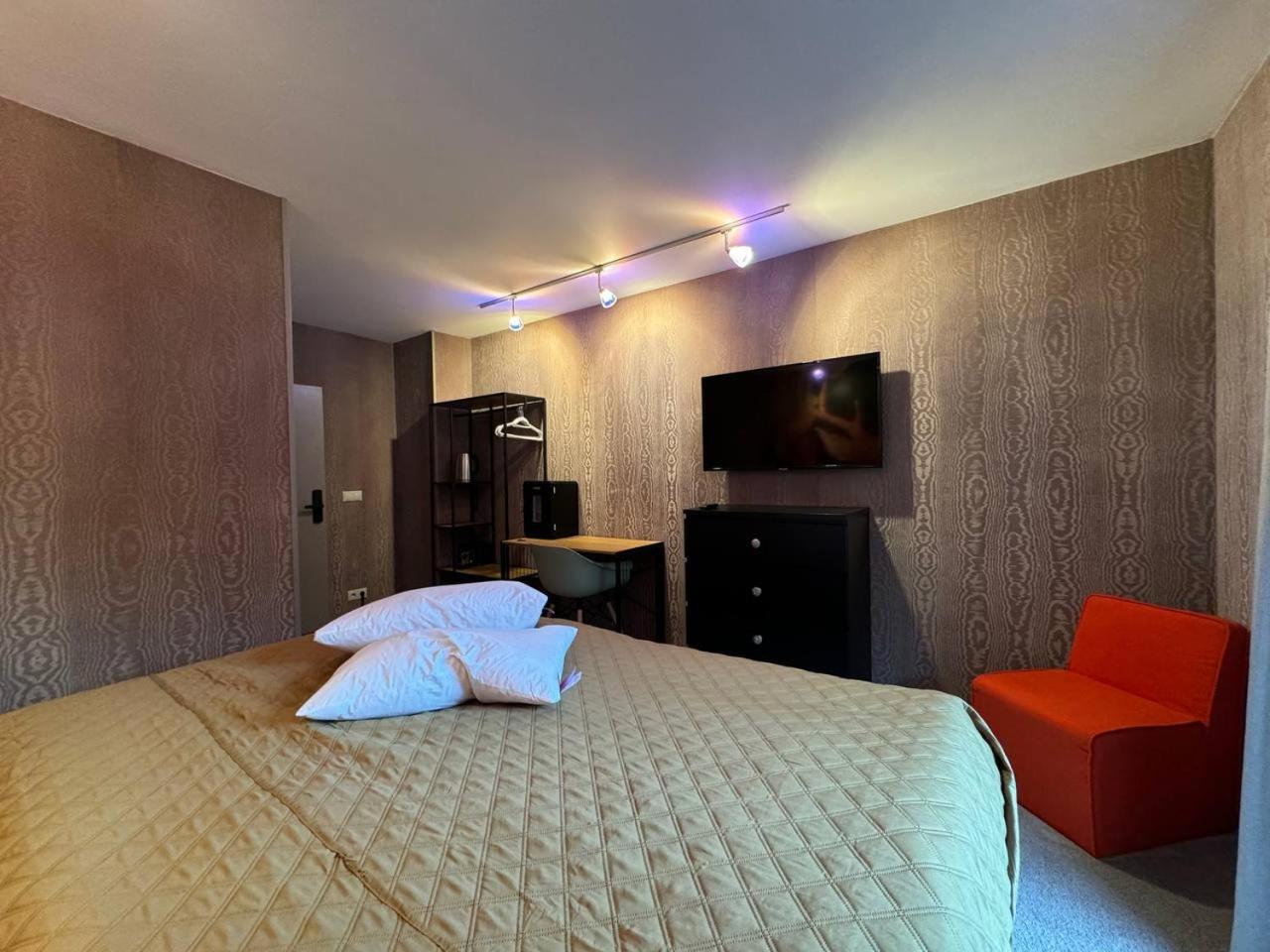 Standard Double Room photo 3