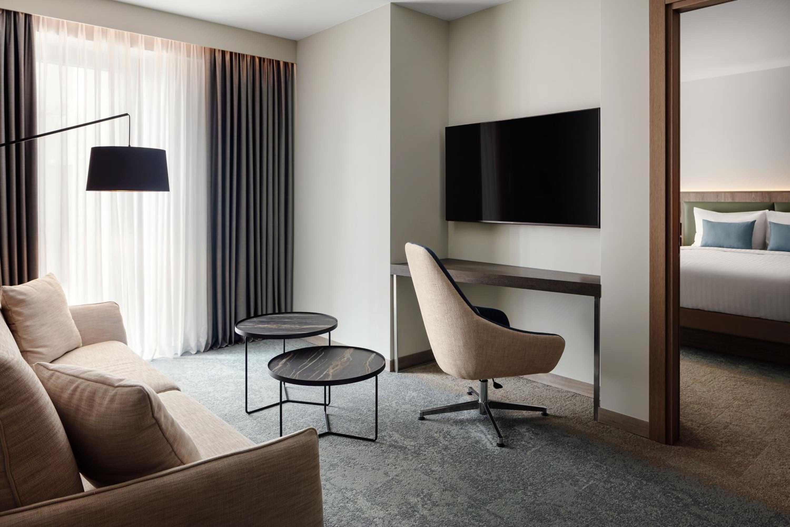 One-Bedroom King Suite with Sofa Bed  photo 2